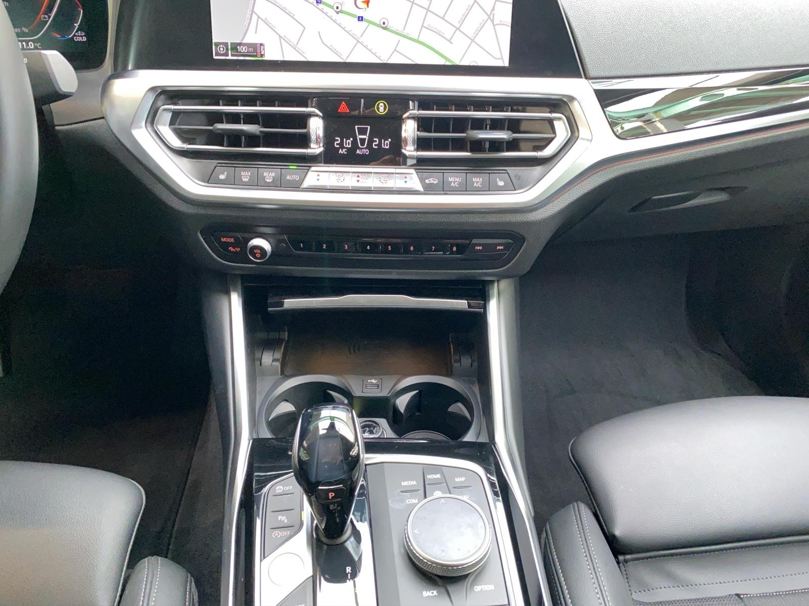 BMW 320i xDrive-image-7