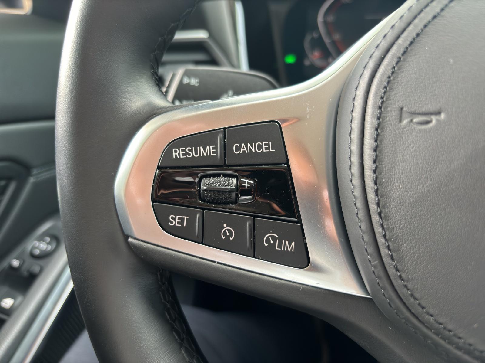 BMW 320i xDrive-image-19