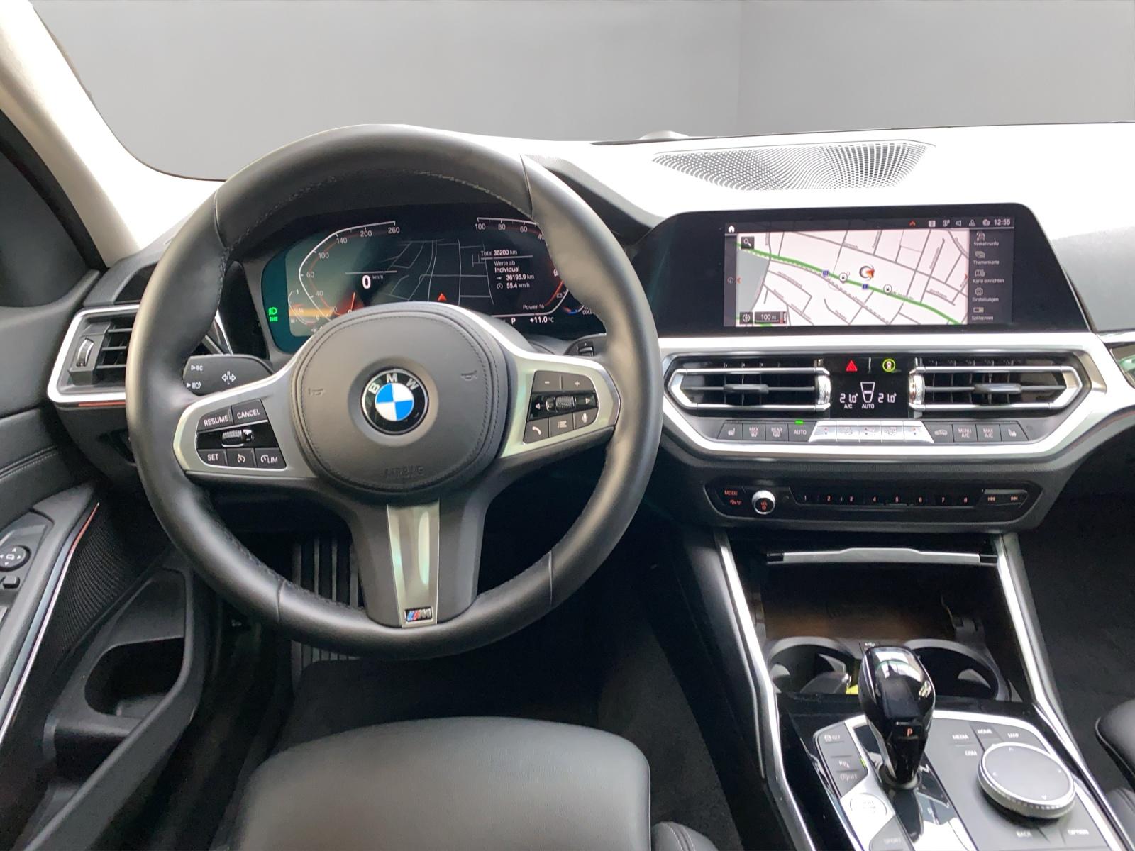 BMW 320i xDrive-image-5