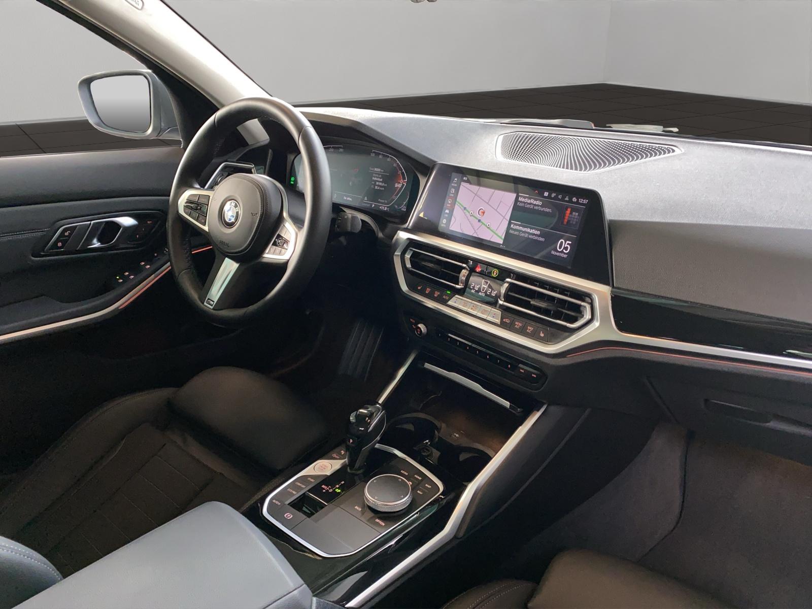 BMW 320i xDrive-image-6