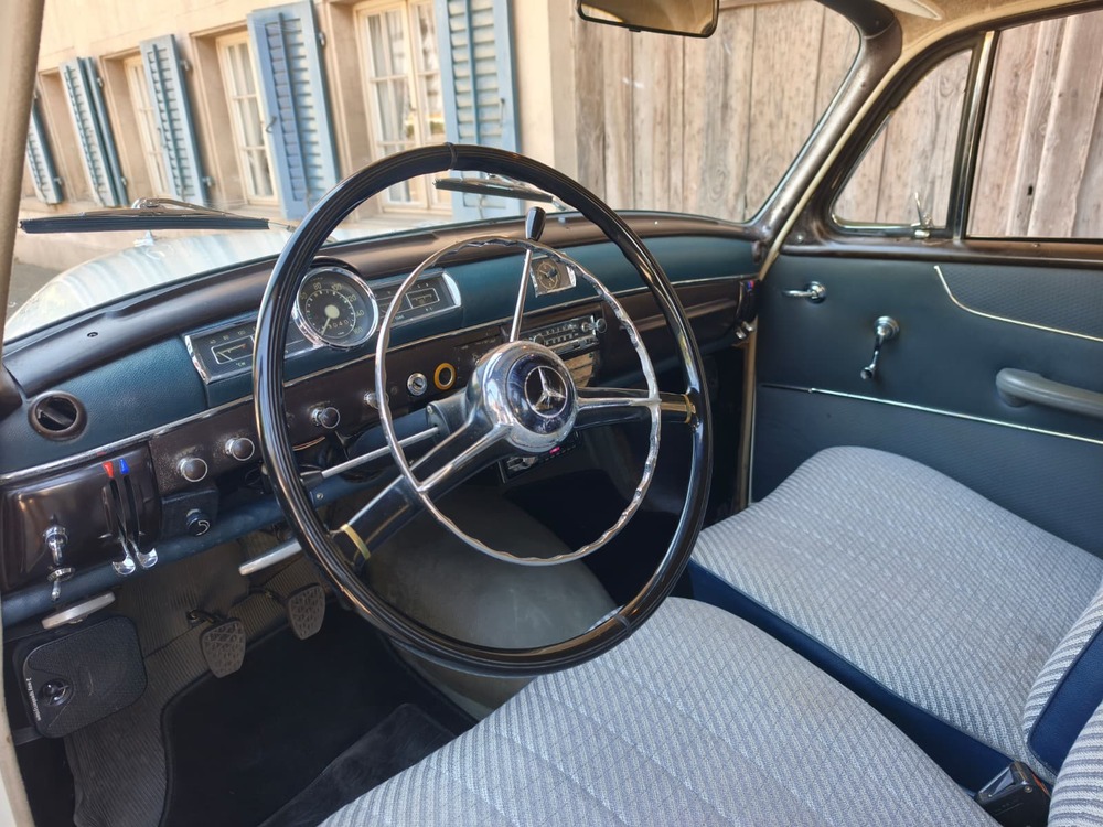 MERCEDES-BENZ 219-image-9