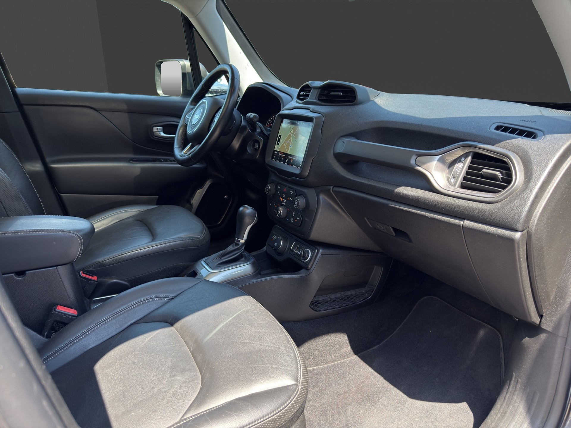 JEEP Renegade 1.3 Turbo Limited AWD-image-12
