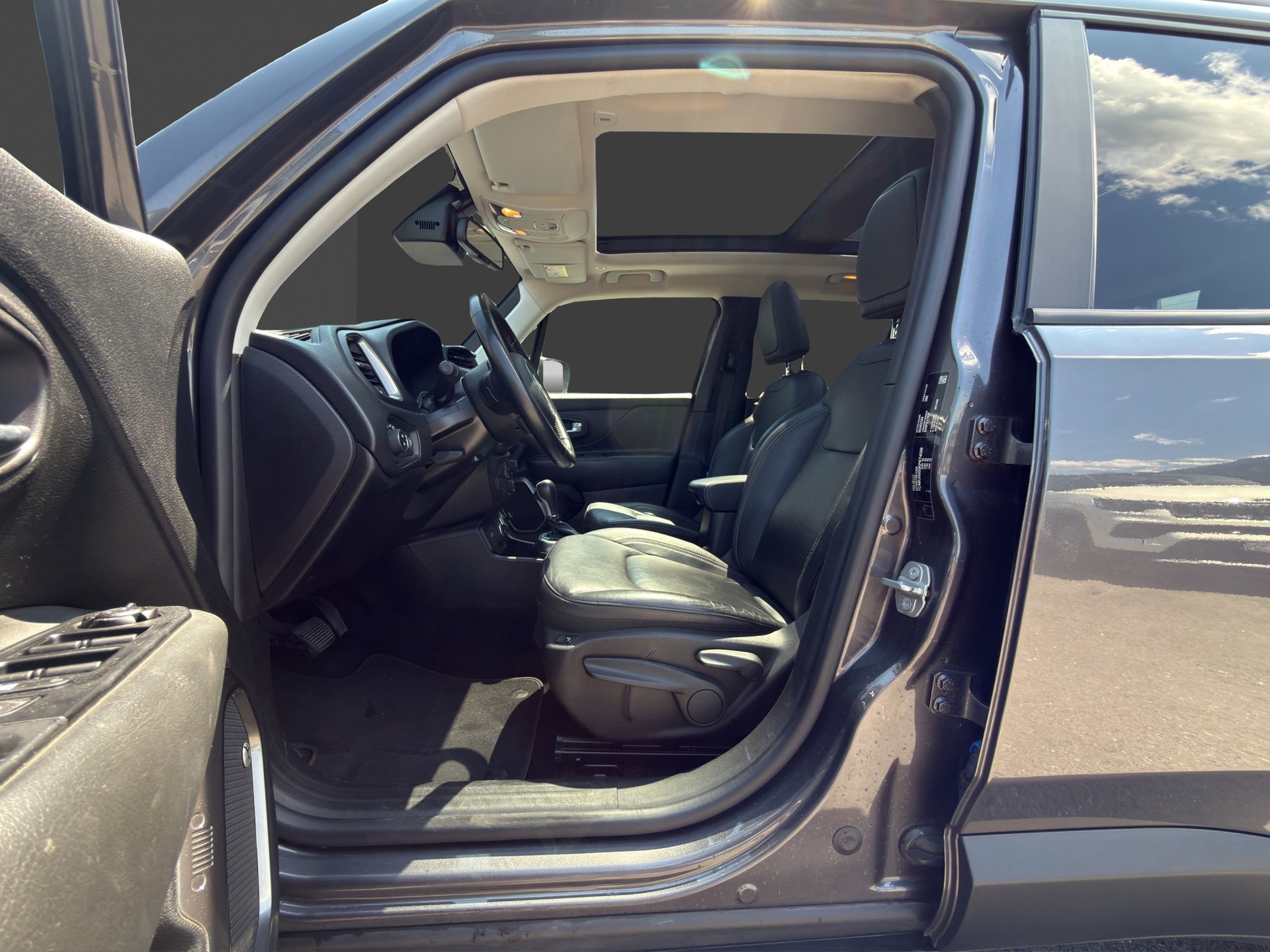 JEEP Renegade 1.3 Turbo Limited AWD-image-14