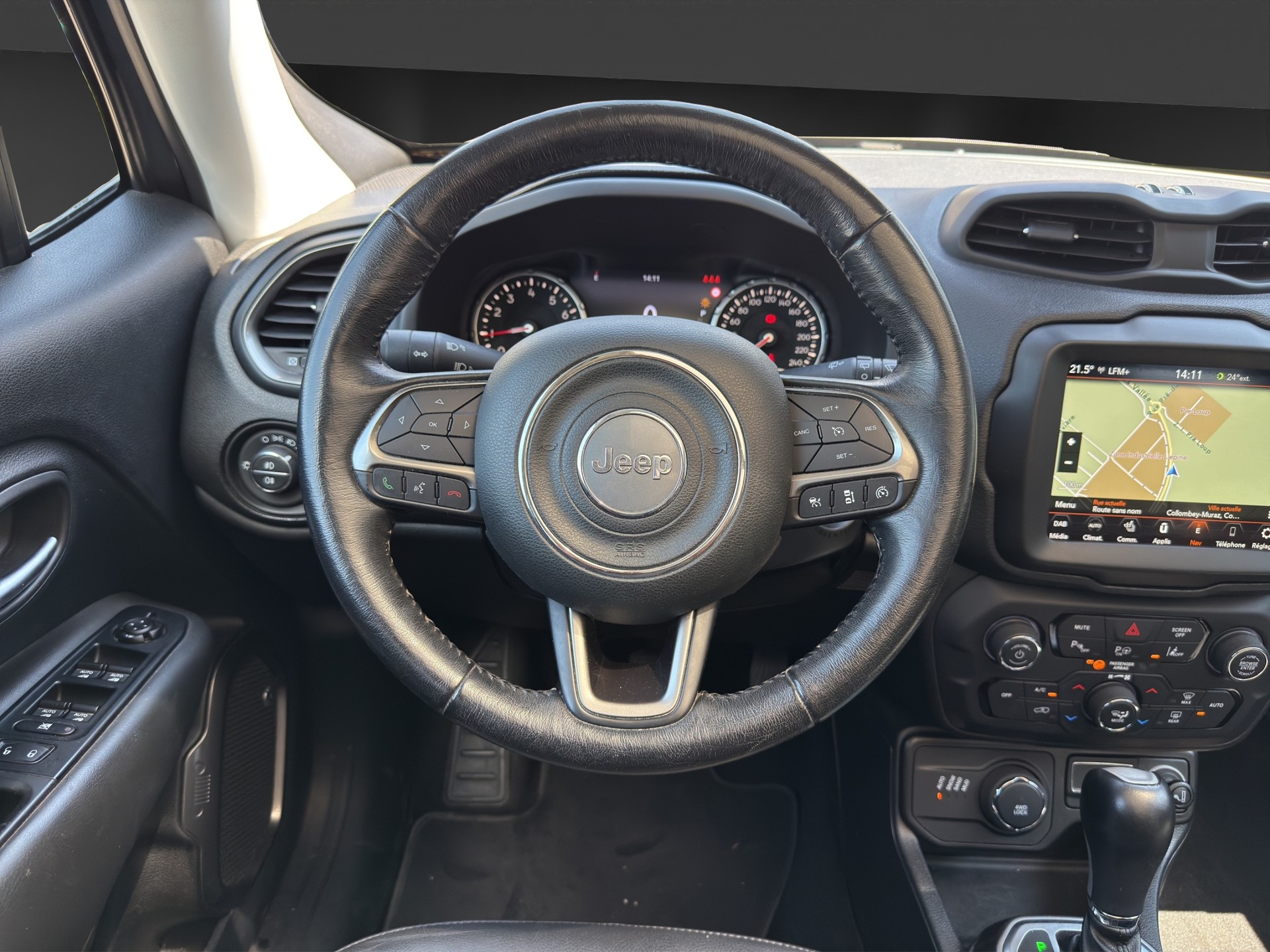 JEEP Renegade 1.3 Turbo Limited AWD-image-10
