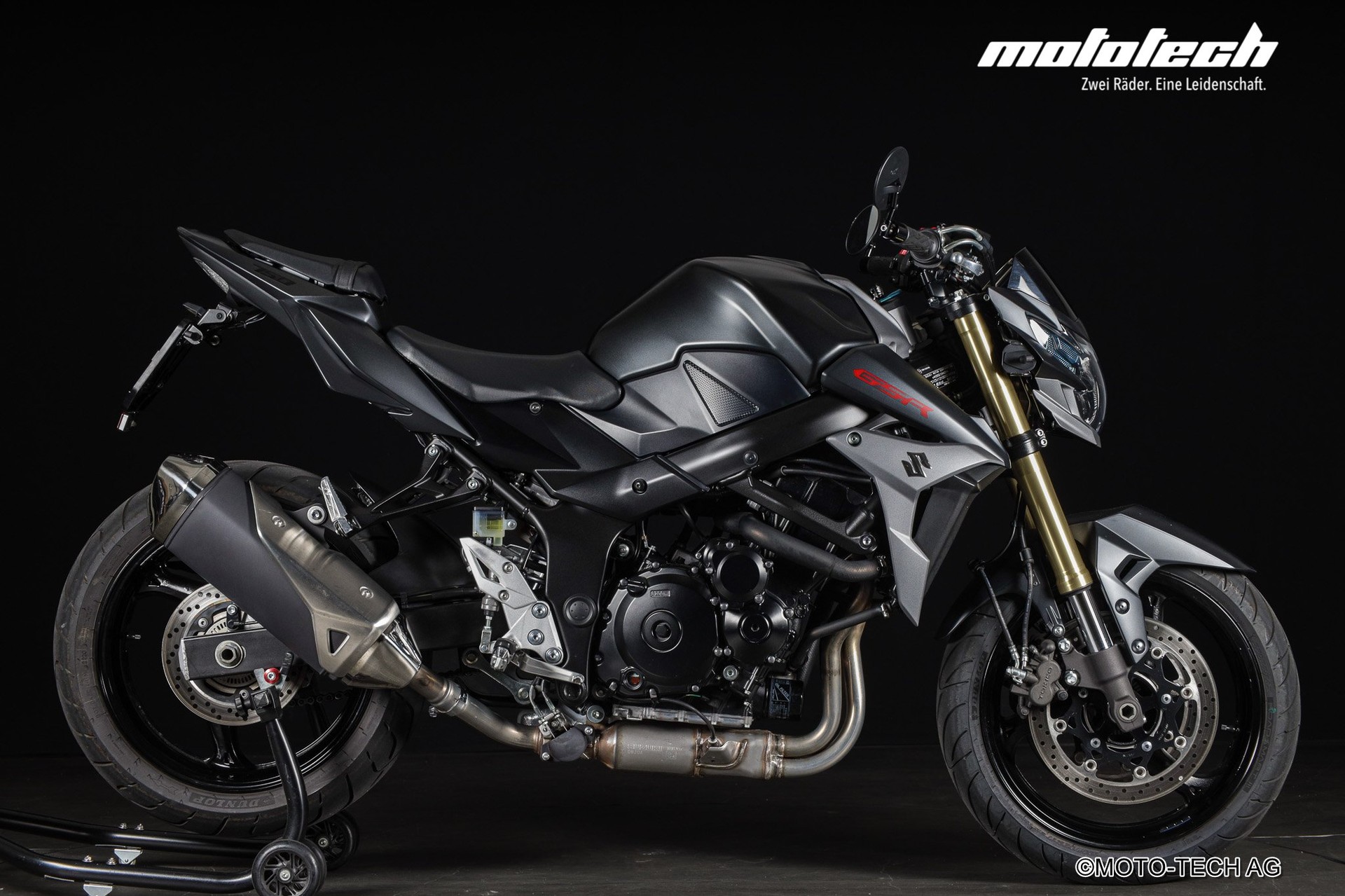 SUZUKI GSR 750 ABS (35kW)-showroom-element-1