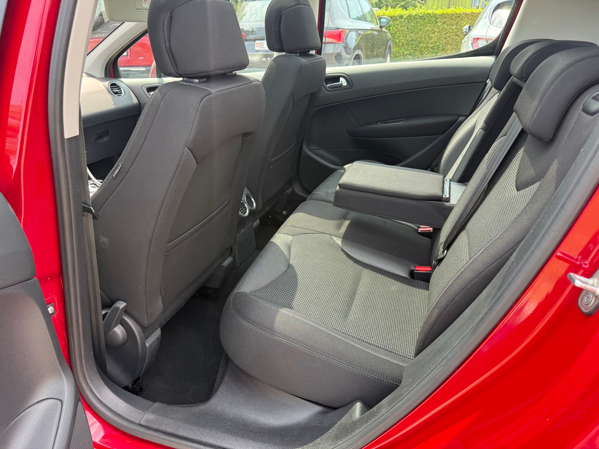 PEUGEOT 308 1.6 16V T Sport Pack Automatic-image-8