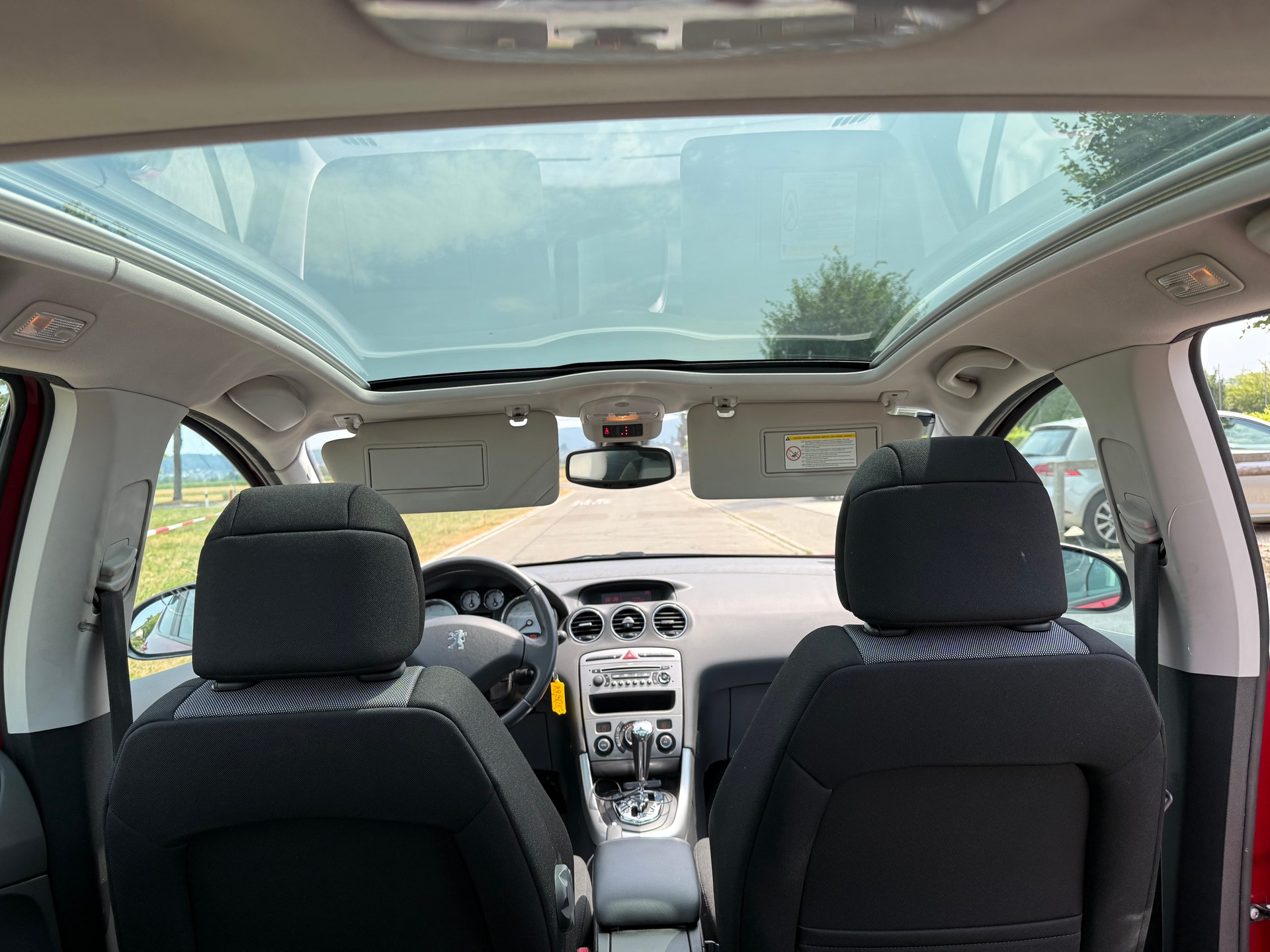 PEUGEOT 308 1.6 16V T Sport Pack Automatic-image-6