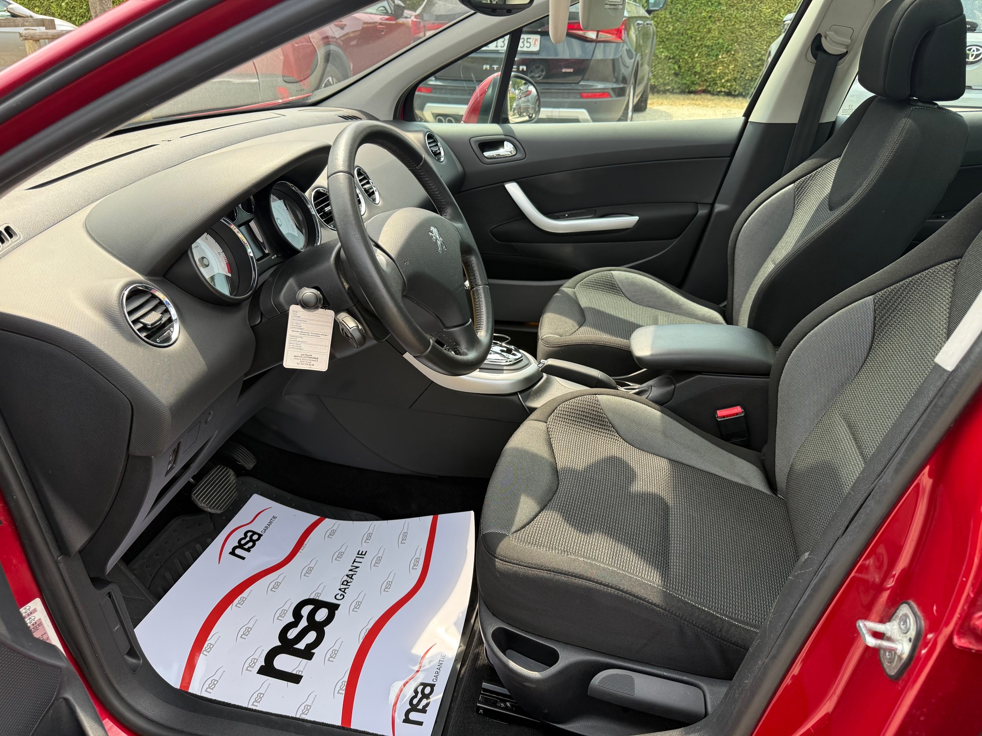 PEUGEOT 308 1.6 16V T Sport Pack Automatic-image-10