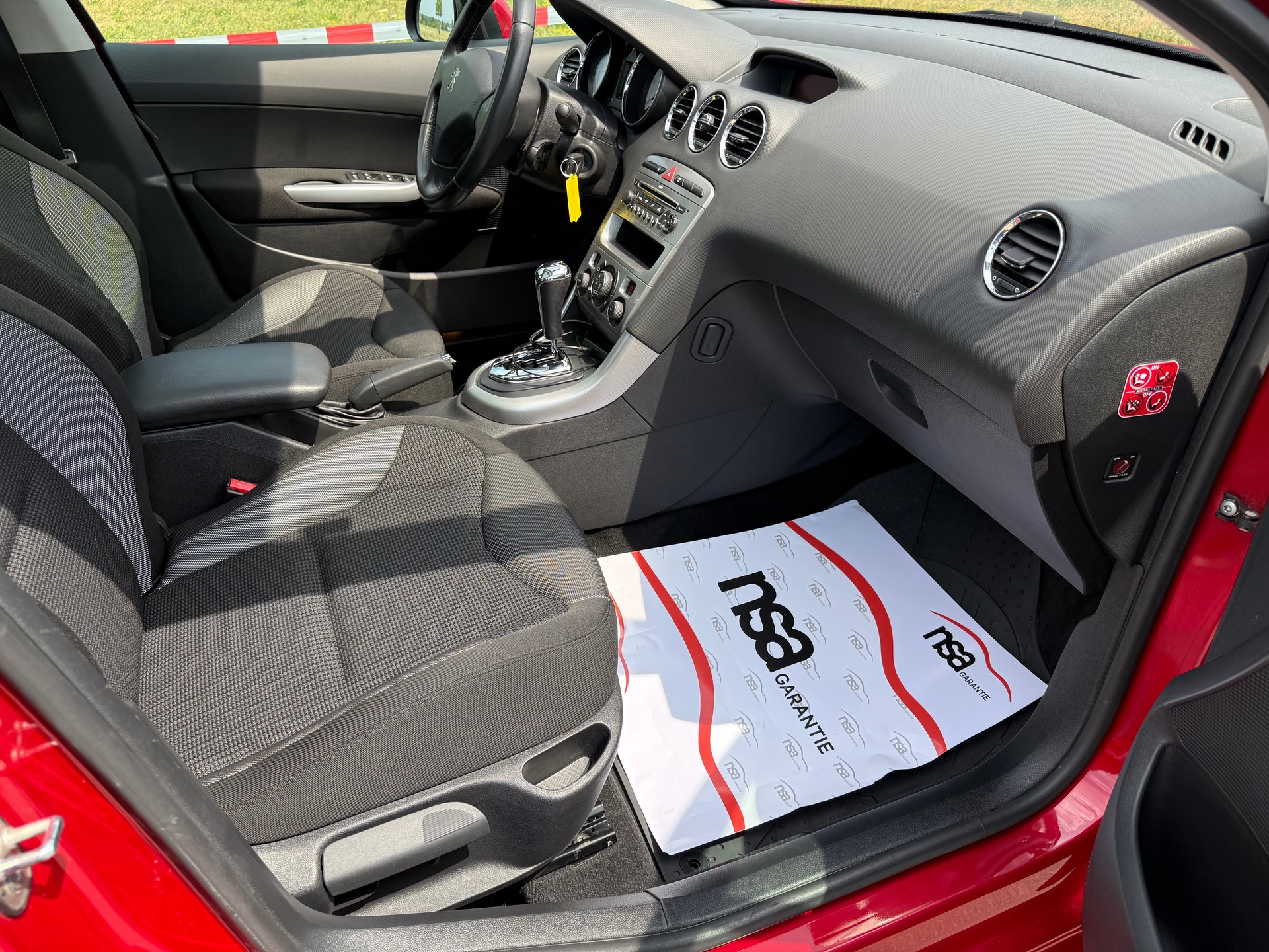 PEUGEOT 308 1.6 16V T Sport Pack Automatic-image-9