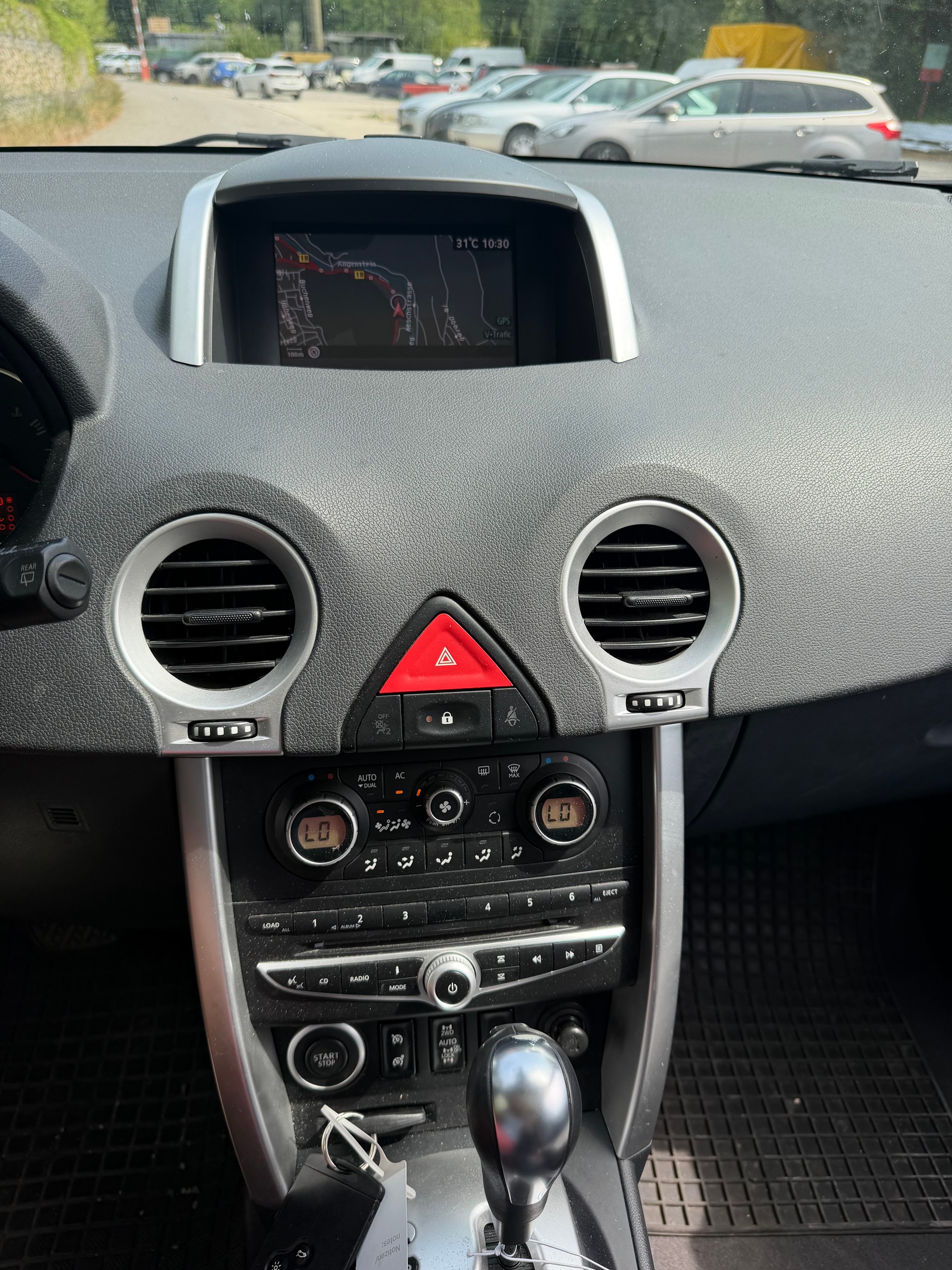 RENAULT Koleos 2.0 dCi Dynamique 4x4 Automatic-image-10