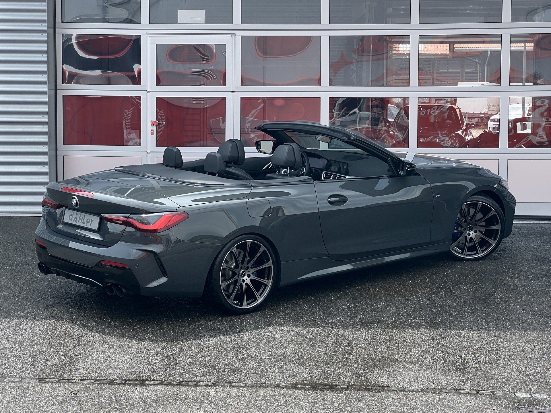 BMW M440i xDrive 48V Cabriolet Steptronic-image-2