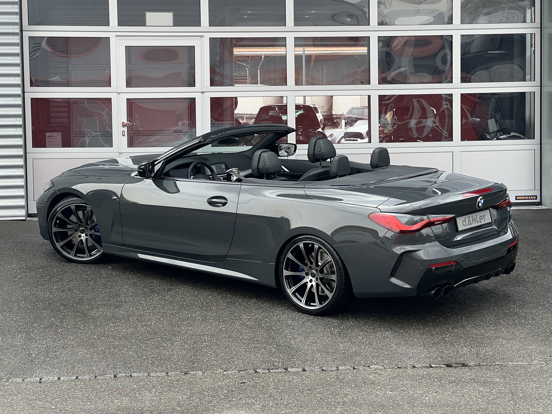 BMW M440i xDrive 48V Cabriolet Steptronic-image-3
