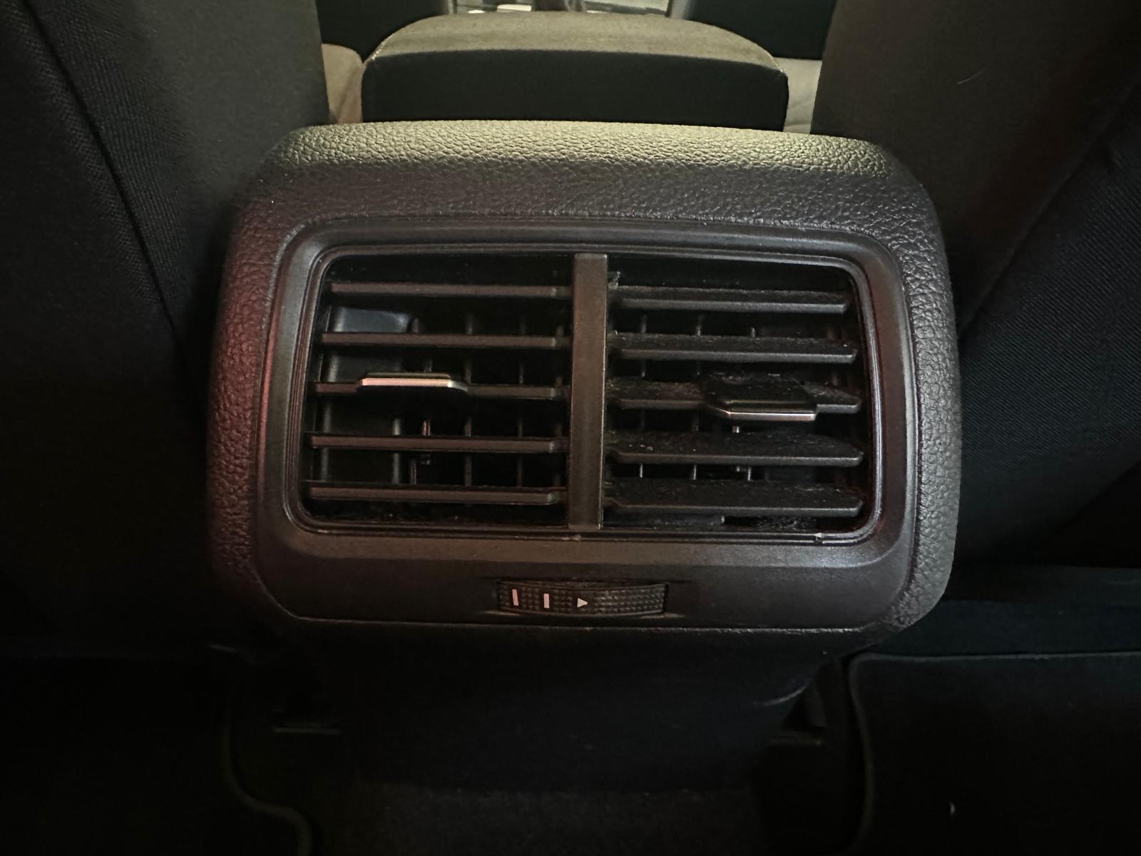 VW Golf 1.5 TSI EVO Edition 45 DSG-image-11