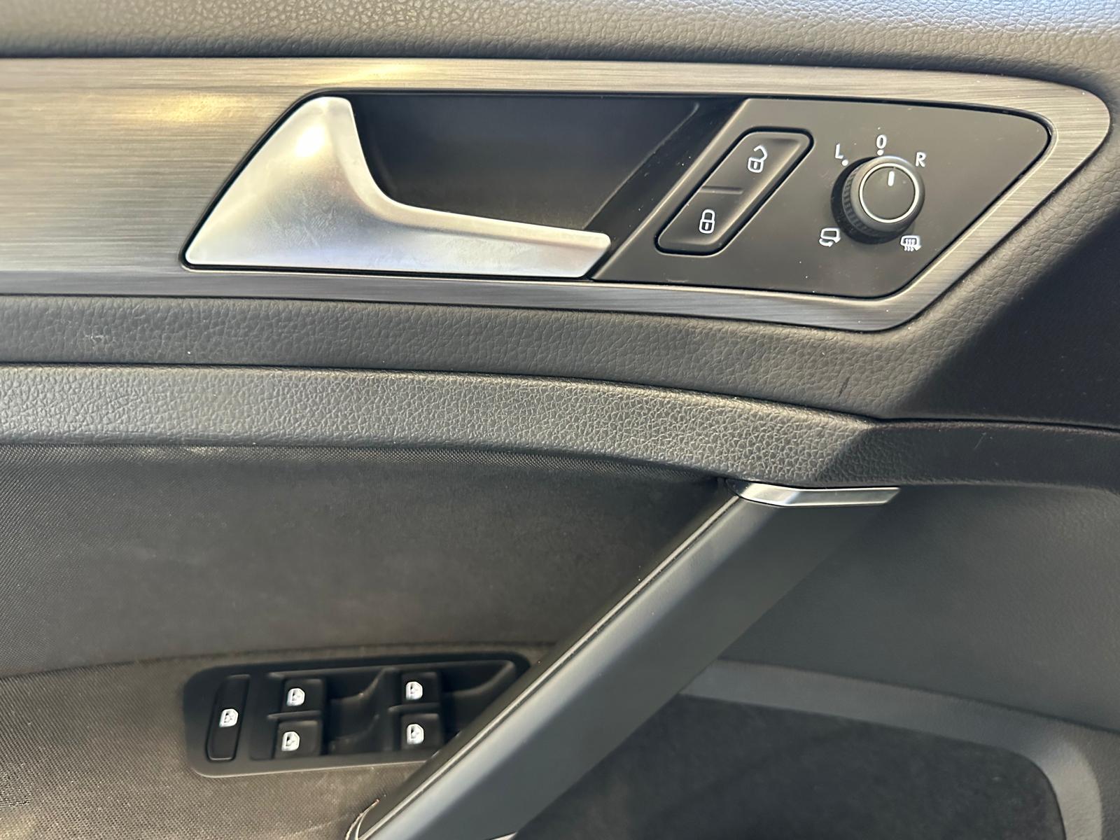 VW Golf 1.5 TSI EVO Edition 45 DSG-image-24