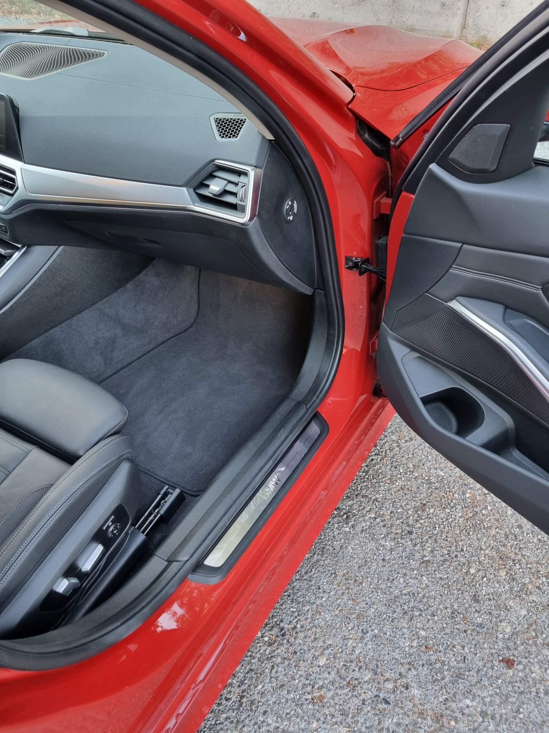 BMW 320d xDrive Touring Luxury Line-image-10