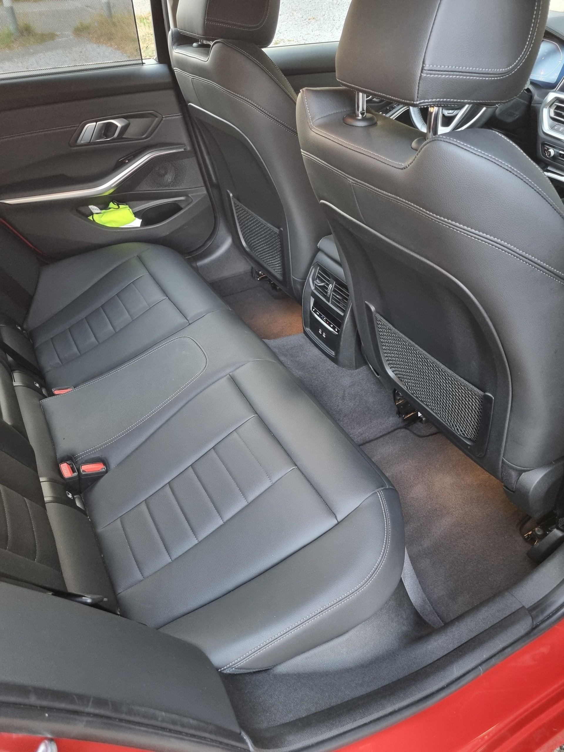 BMW 320d xDrive Touring Luxury Line-image-7