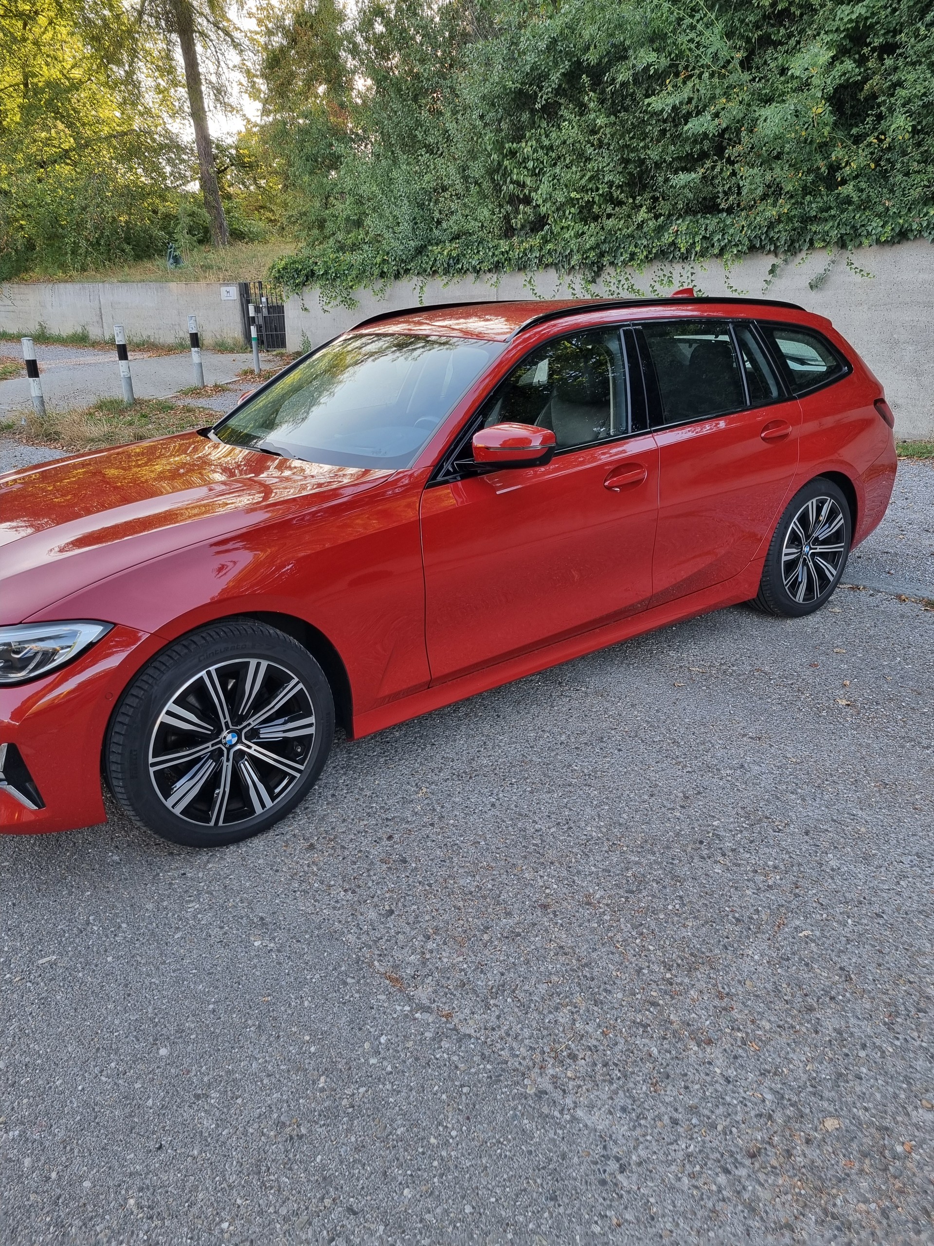 BMW 320d xDrive Touring Luxury Line-image-1