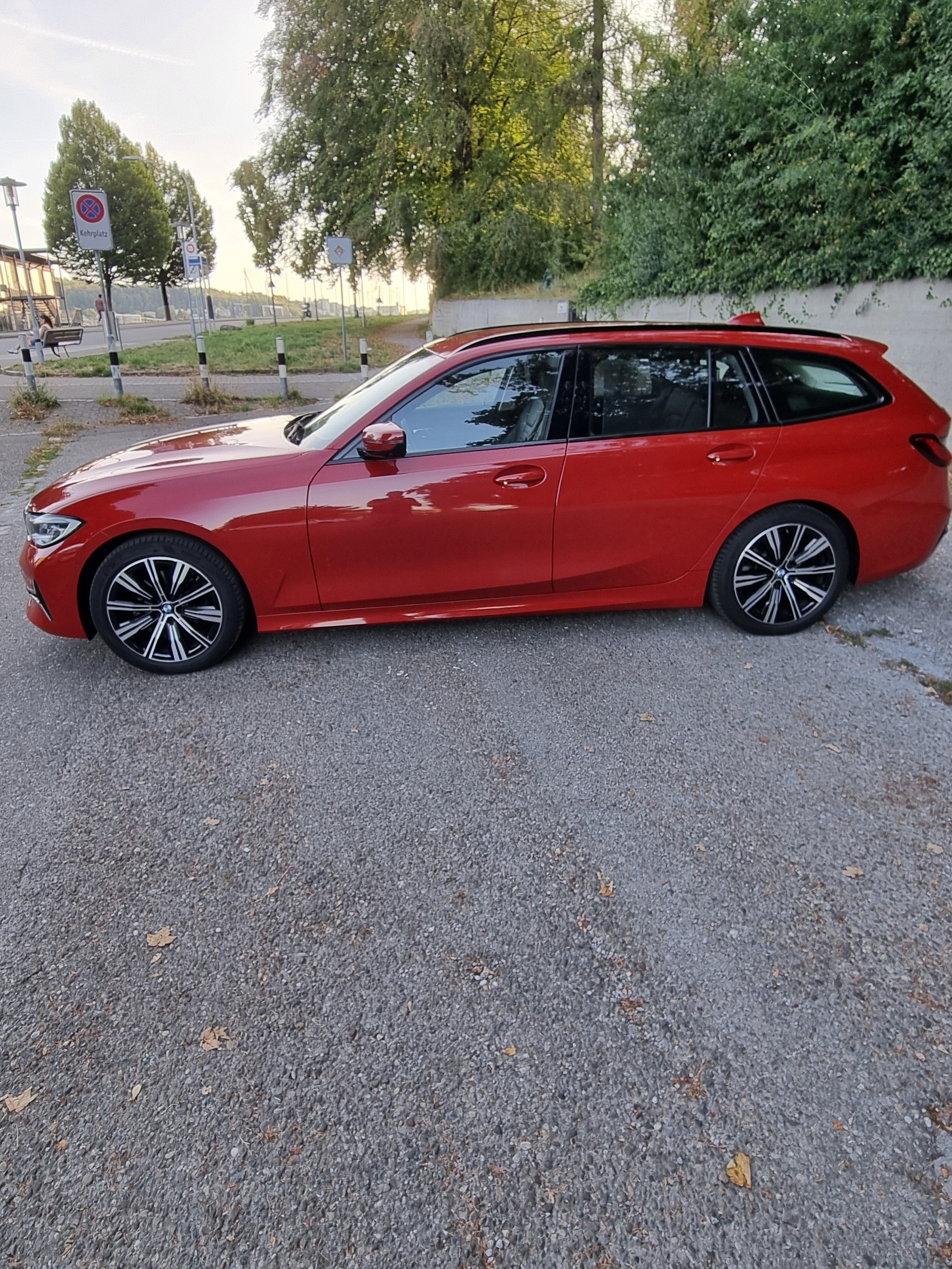 BMW 320d xDrive Touring Luxury Line-image-14