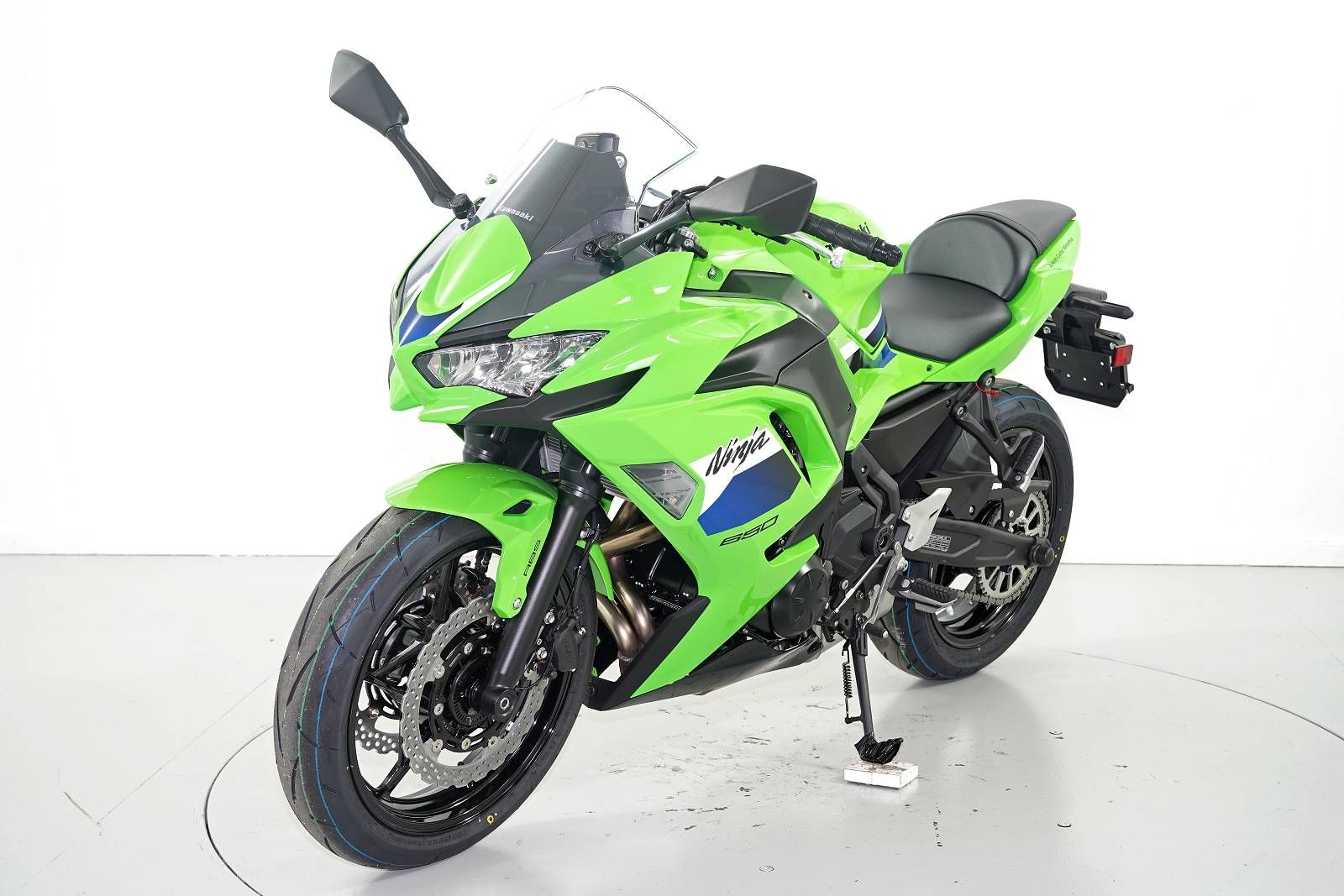 KAWASAKI NINJA 650-showroom-element-2
