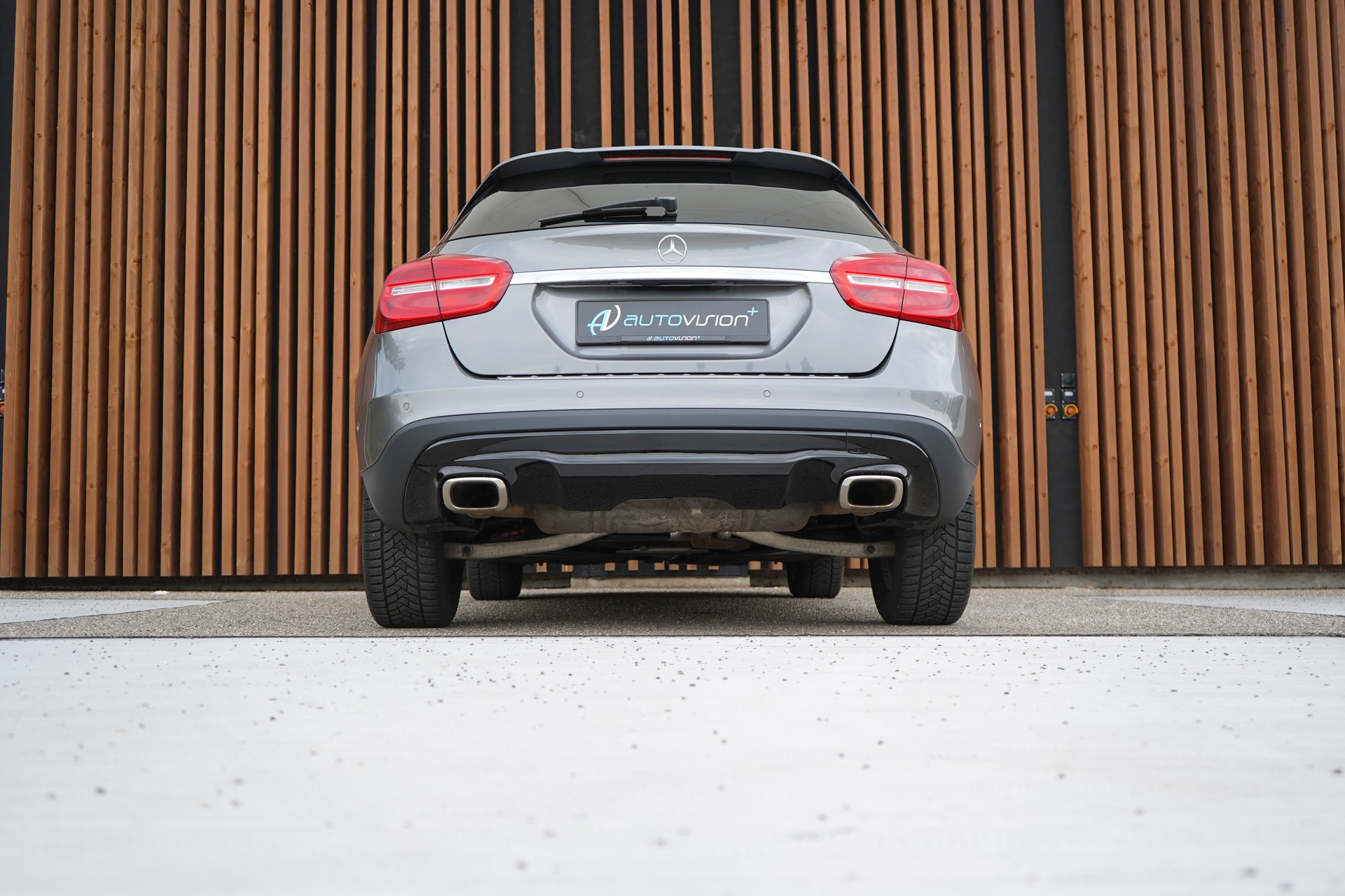 MERCEDES-BENZ GLA 200 NIGHT STAR 7G-DCT l 156 PS-image-13
