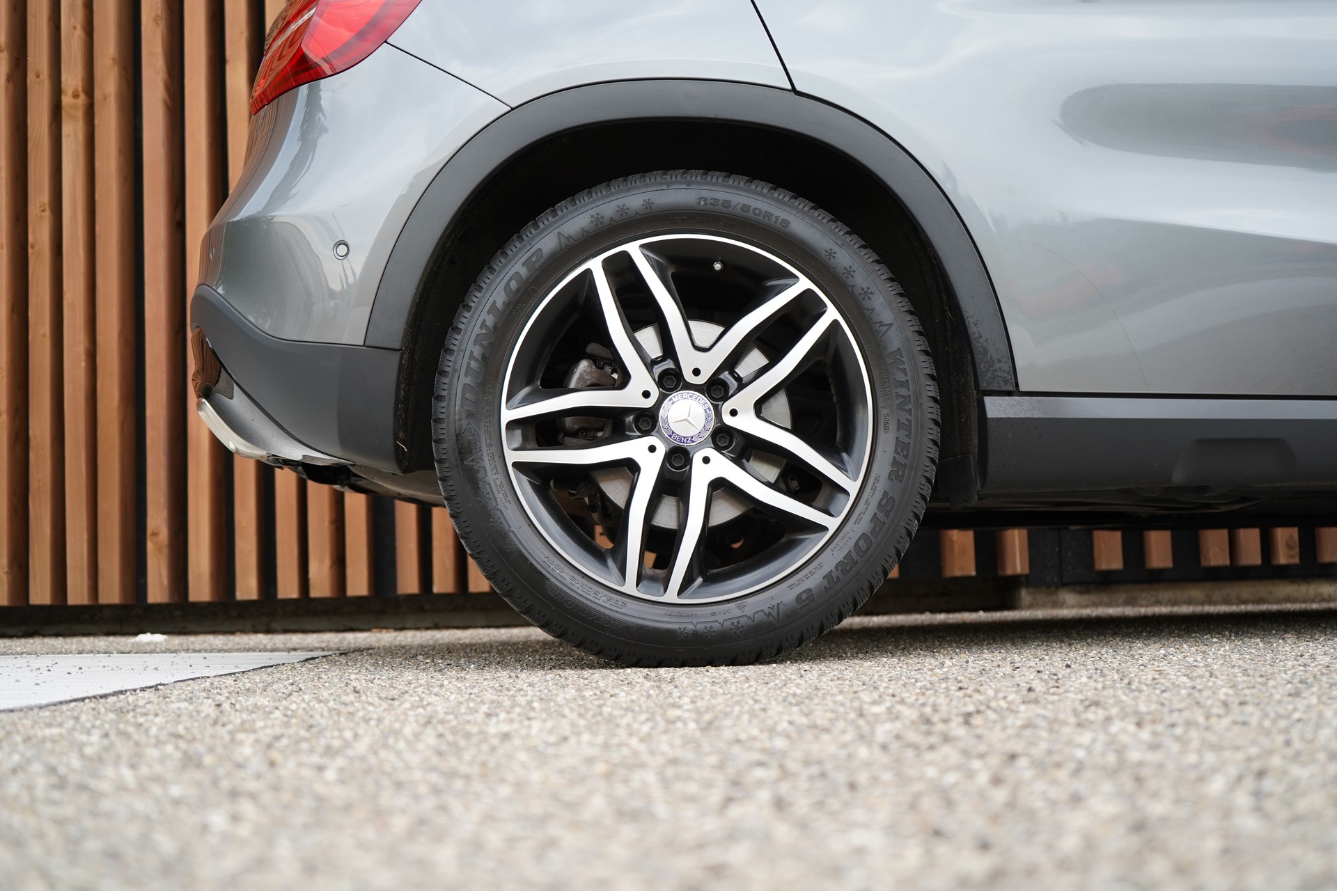 MERCEDES-BENZ GLA 200 NIGHT STAR 7G-DCT l 156 PS-image-15