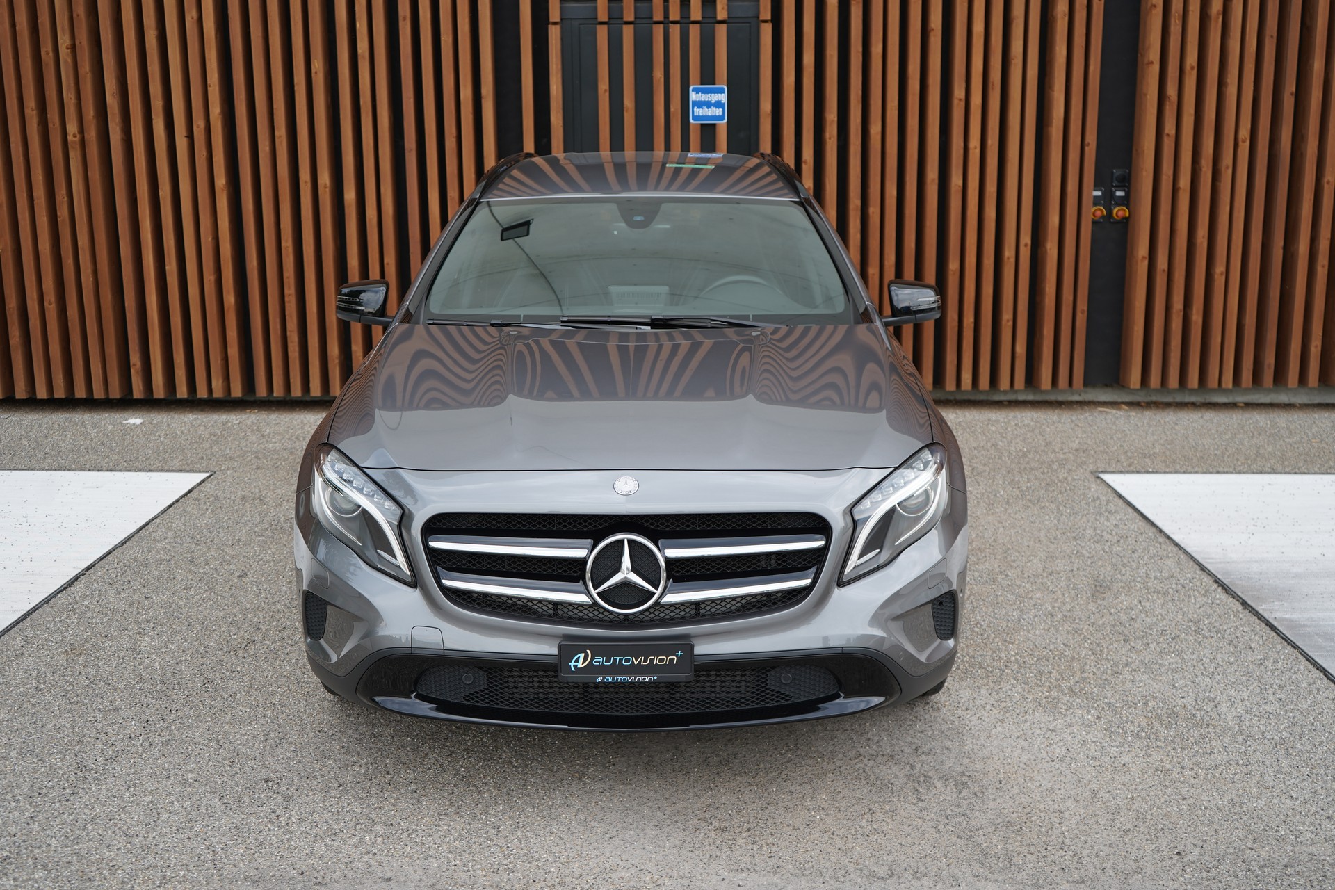 MERCEDES-BENZ GLA 200 NIGHT STAR 7G-DCT l 156 PS-image-10