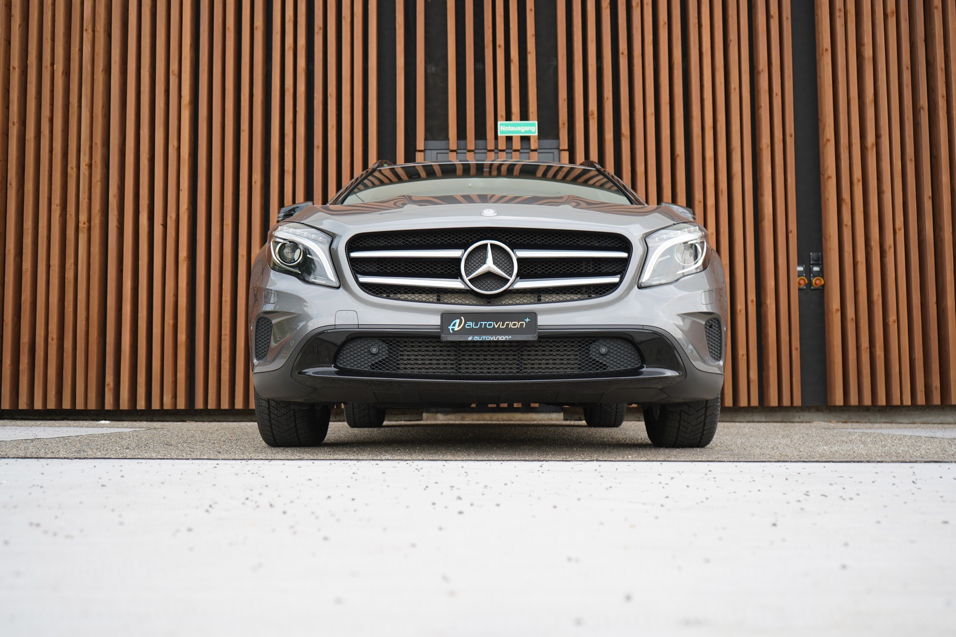MERCEDES-BENZ GLA 200 NIGHT STAR 7G-DCT l 156 PS-image-11