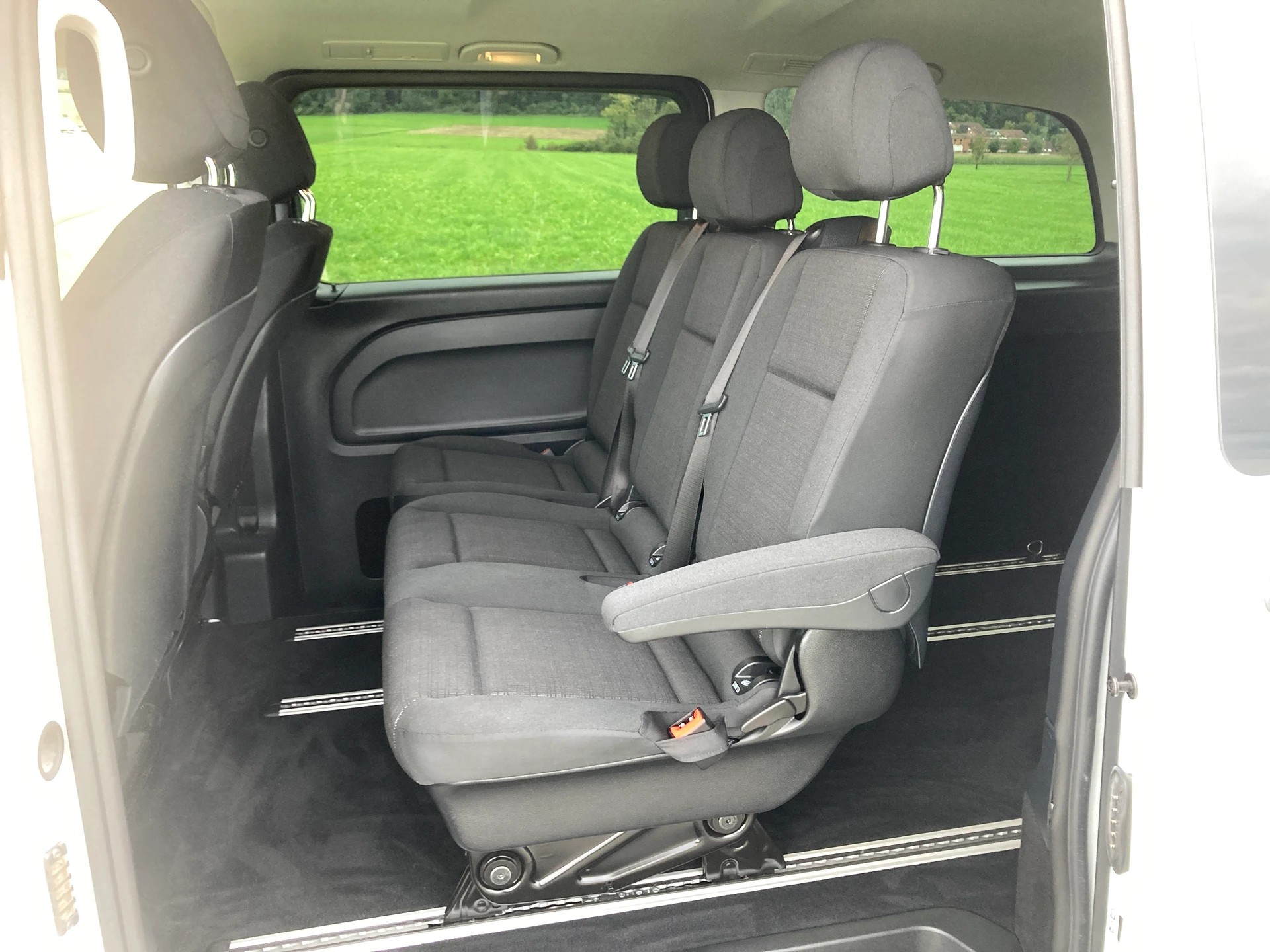 MERCEDES-BENZ Vito 114 BlueTec Tourer Select 4Matic 7G-Tronic-image-7