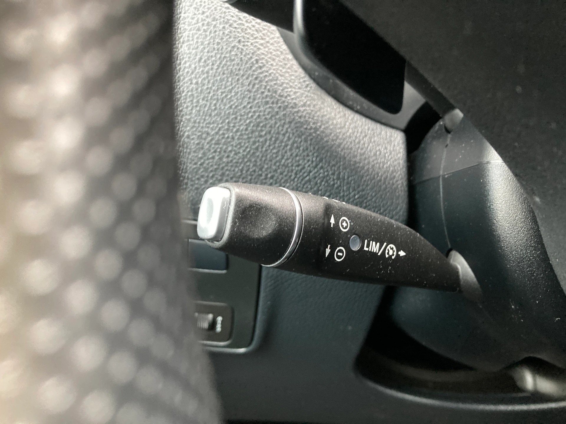 MERCEDES-BENZ Vito 114 BlueTec Tourer Select 4Matic 7G-Tronic-image-12