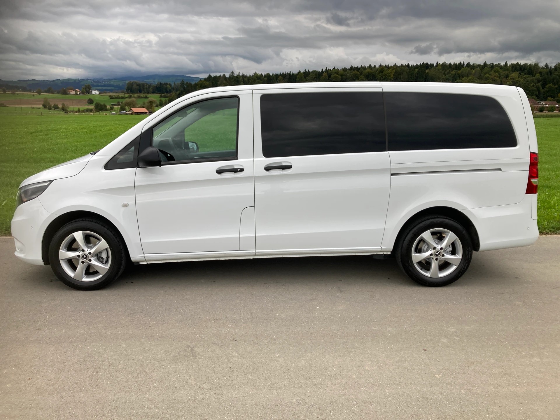 MERCEDES-BENZ Vito 114 BlueTec Tourer Select 4Matic 7G-Tronic-image-4
