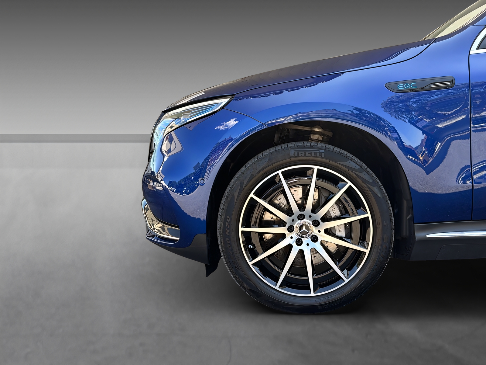 MERCEDES-BENZ EQC 400 AMG Line 4Matic-image-5