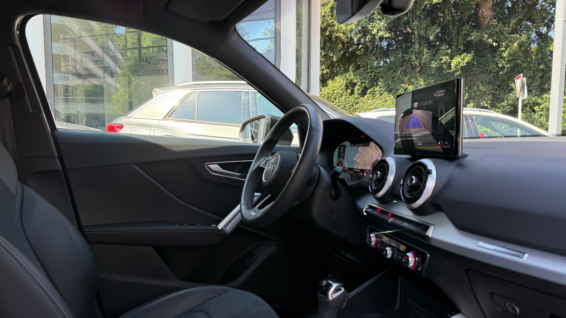 AUDI Q2 35 TFSI S line S-tronic-image-2