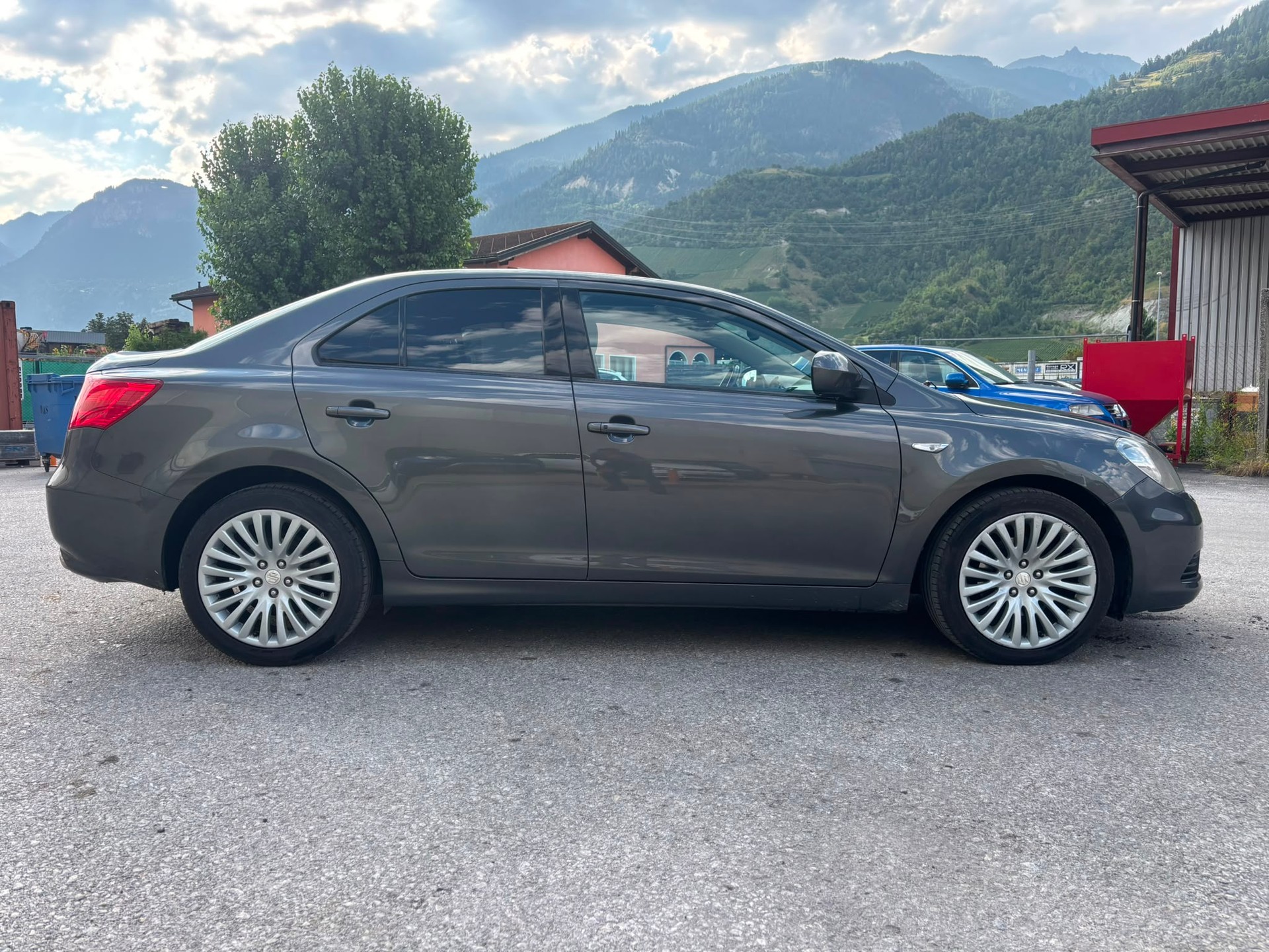 SUZUKI Kizashi 2.4 GL Top 4WD CVT-image-3