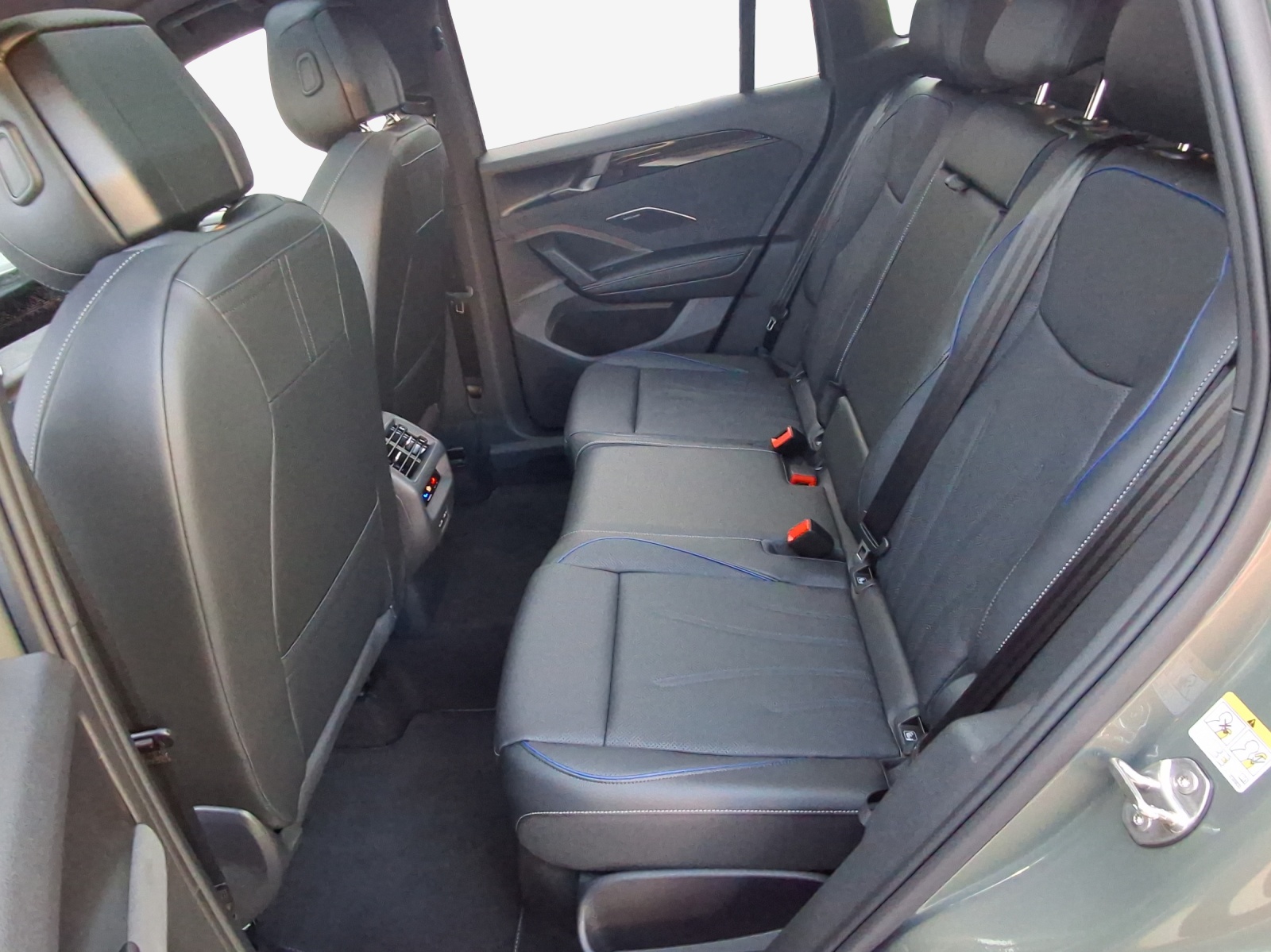 VW Tiguan 2.0 TSI DSG R-Line 4Motion-image-11