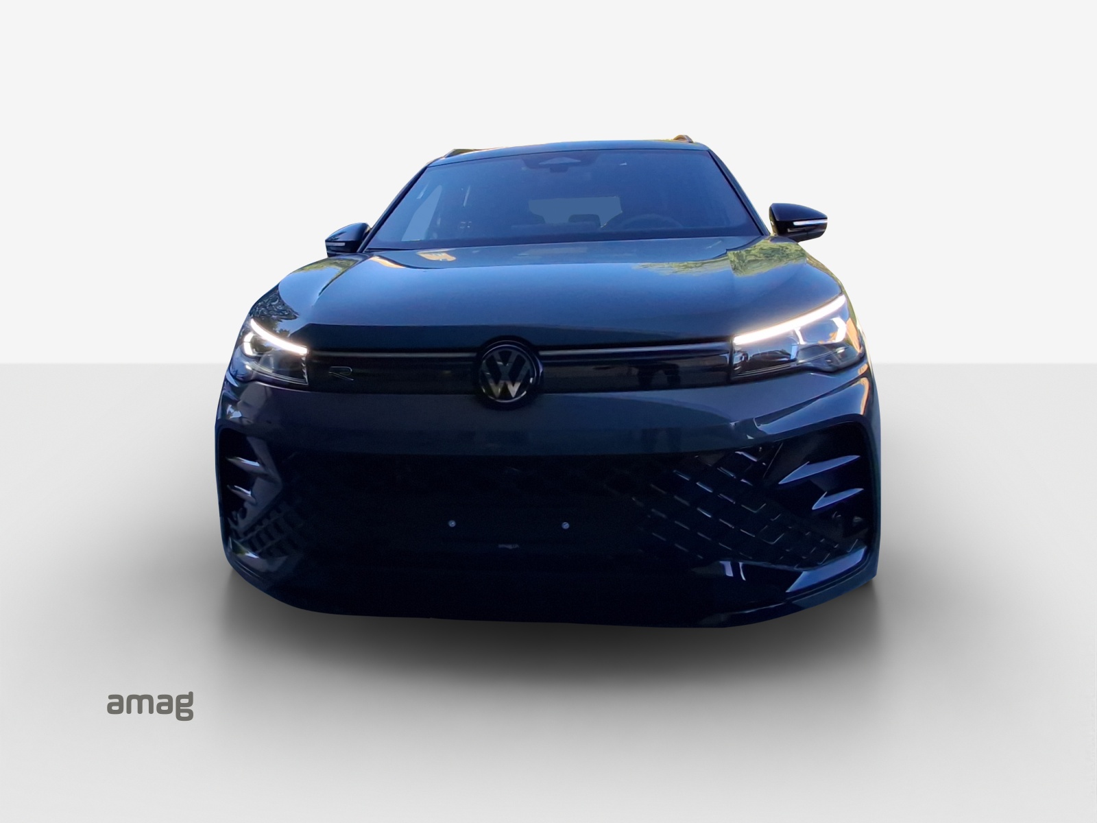 VW Tiguan 2.0 TSI DSG R-Line 4Motion-image-6