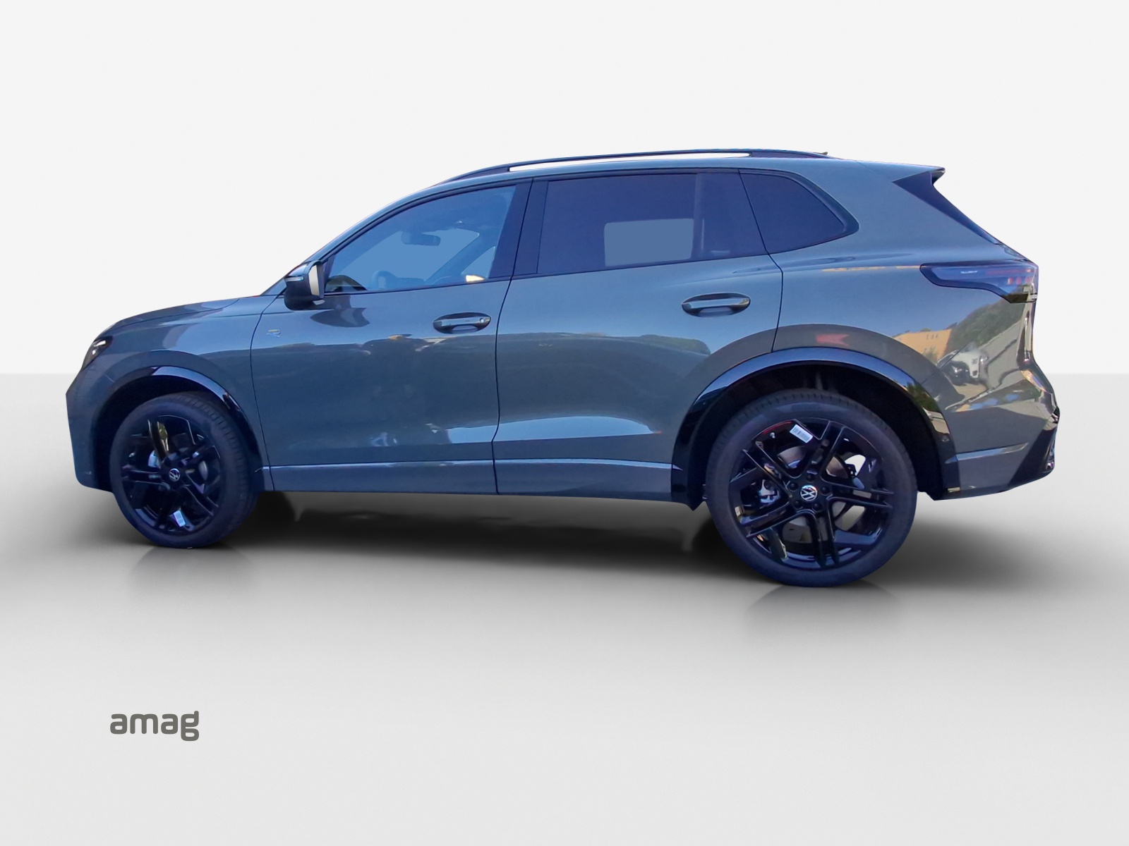 VW Tiguan 2.0 TSI DSG R-Line 4Motion-image-1