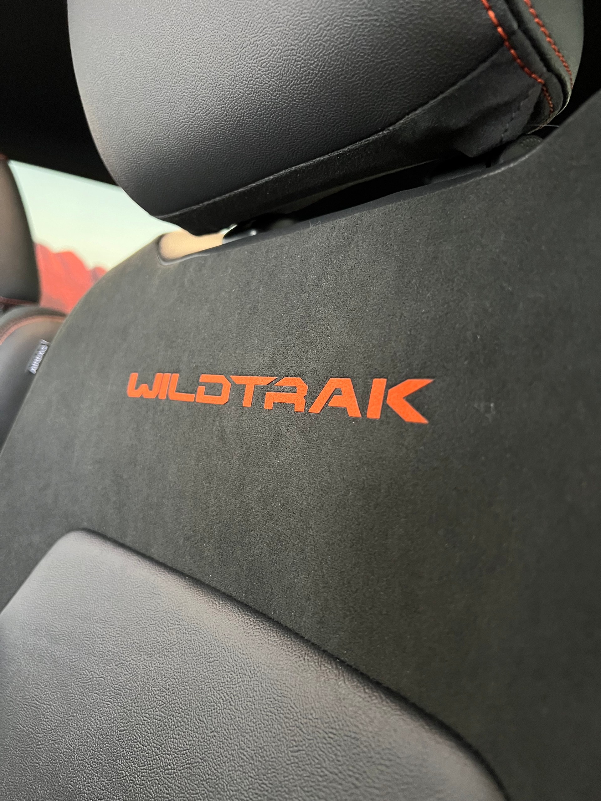 FORD Ranger Wildtrak 3.0 Eco Blue e-4WD Automat-image-9