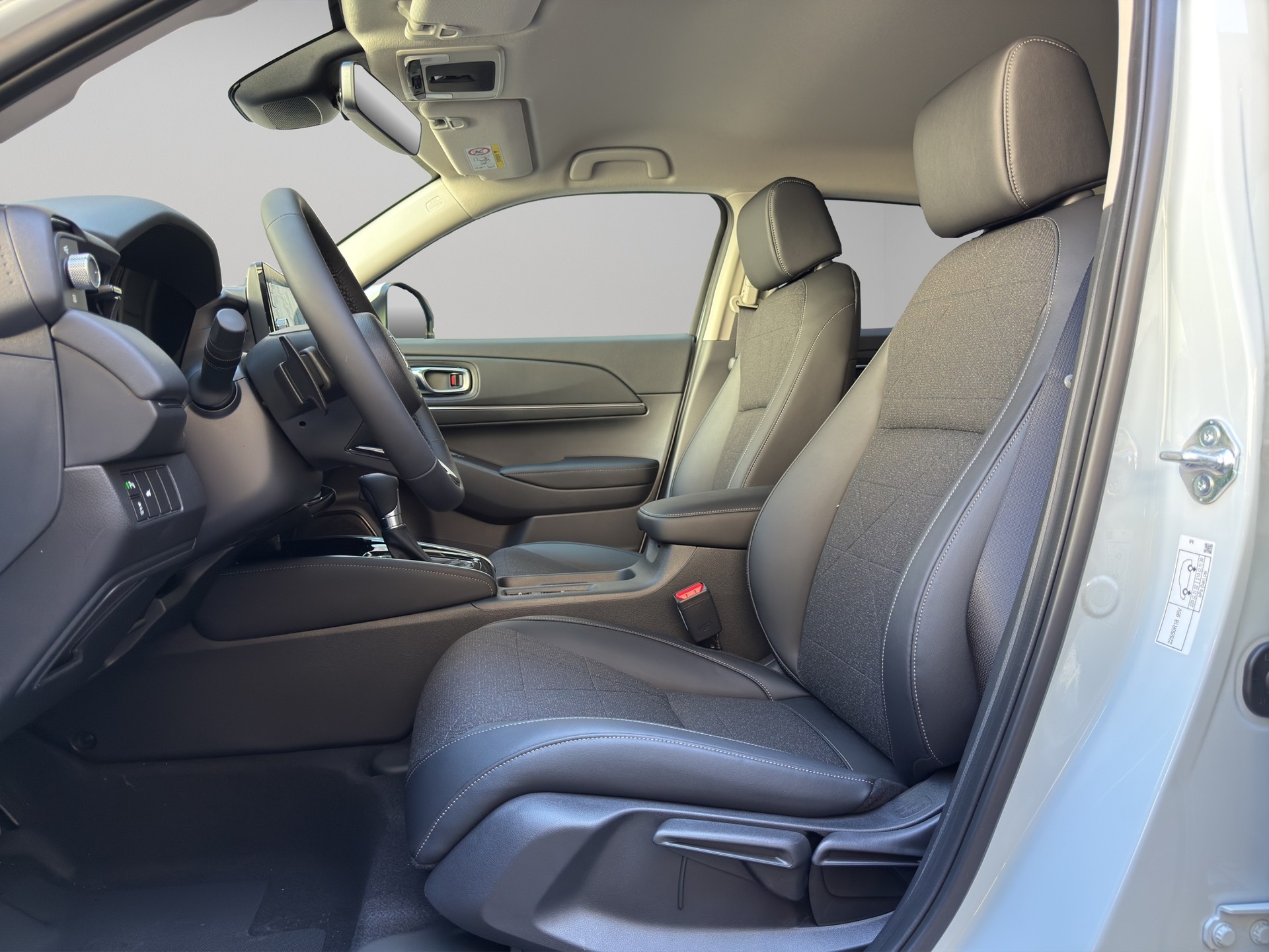HONDA HR-V 1.5 i-MMD Advance-image-15