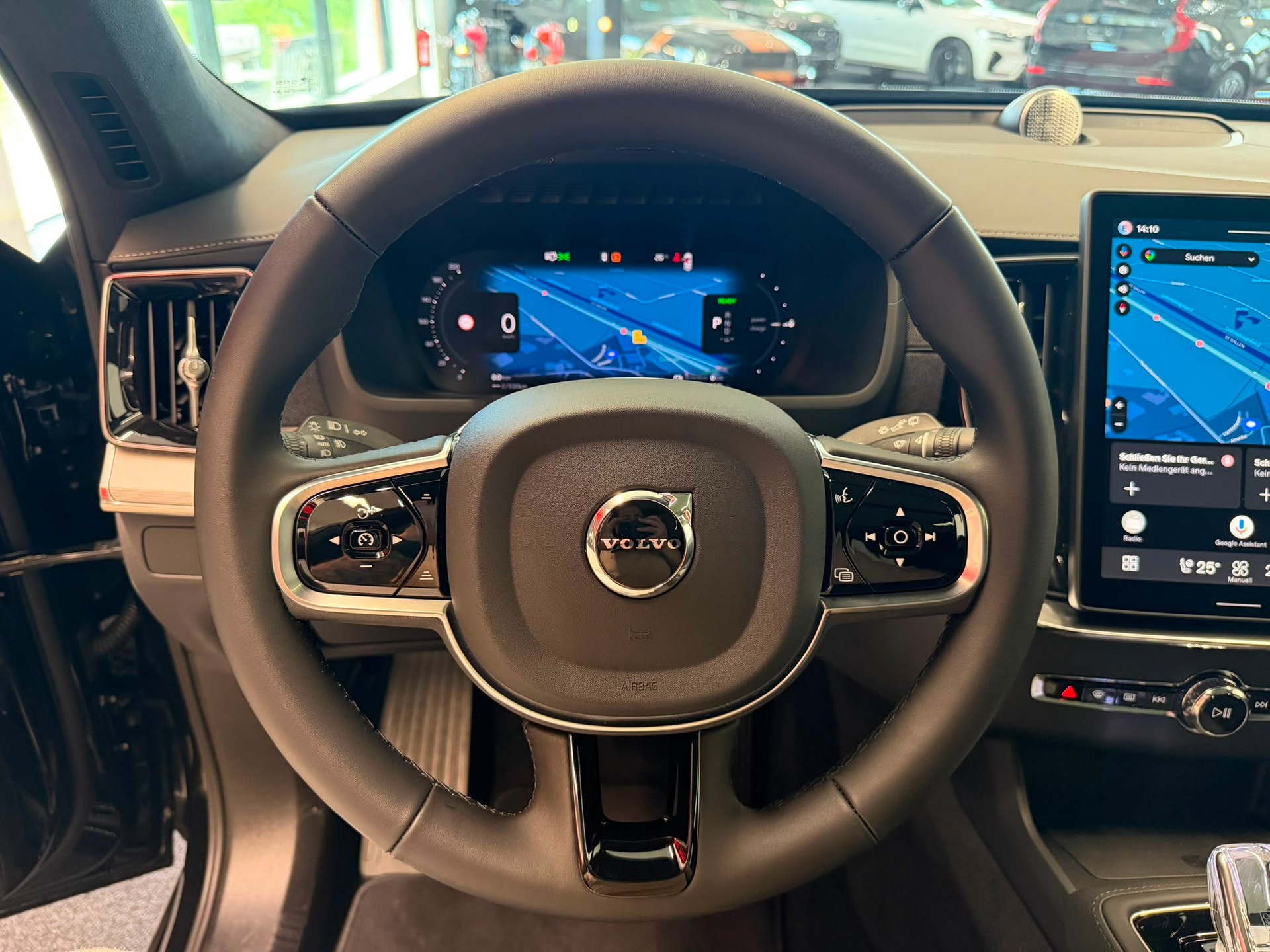VOLVO XC90 T8 eAWD PluginHybrid Black Edition Geartronic-image-16