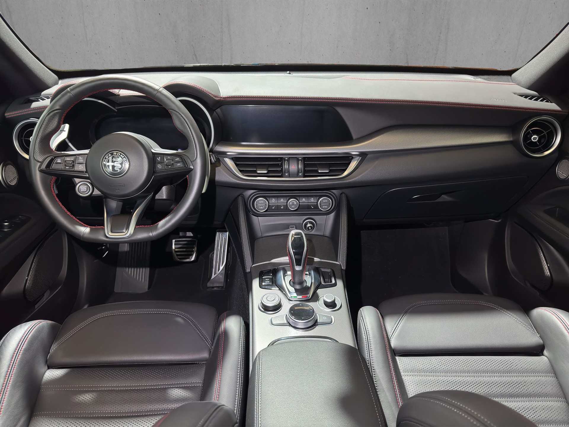 ALFA ROMEO Giulia 2.0 Competizione Q4 AT8-image-10