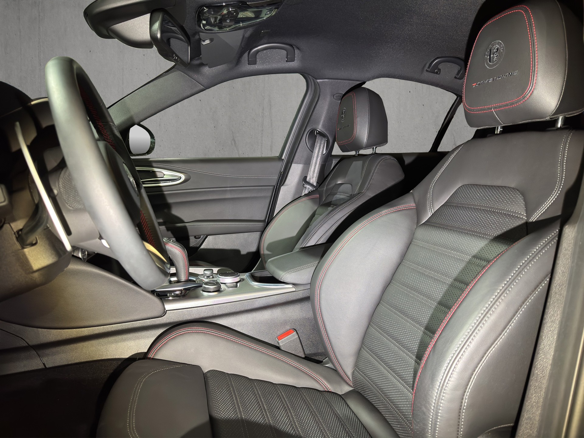 ALFA ROMEO Giulia 2.0 Competizione Q4 AT8-image-7