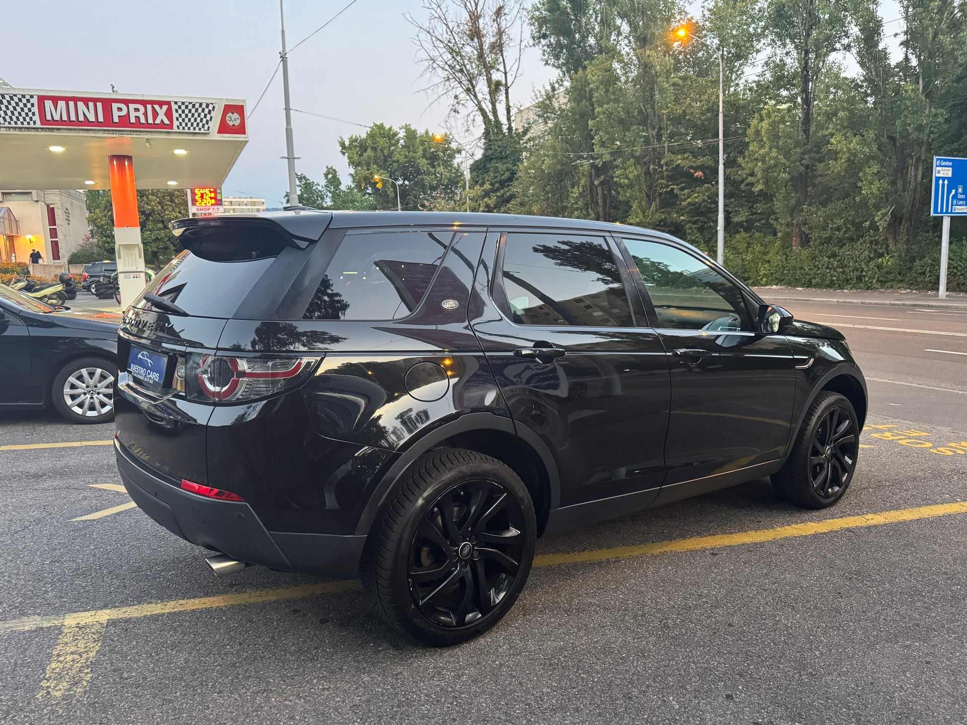 LAND ROVER Discovery Sport 2.0 Si4 HSE Luxury AT9-image-5