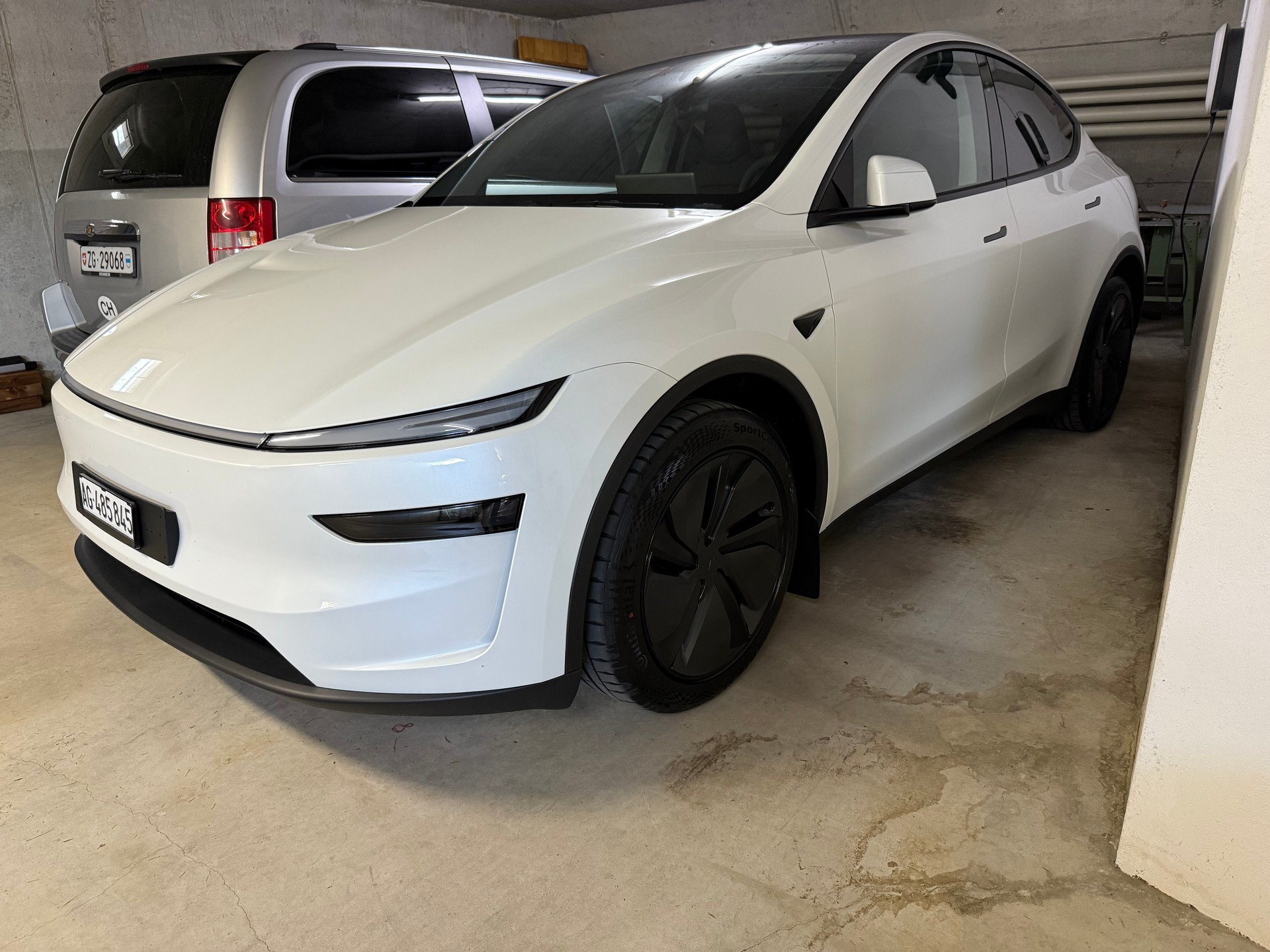 TESLA Long Range AWD