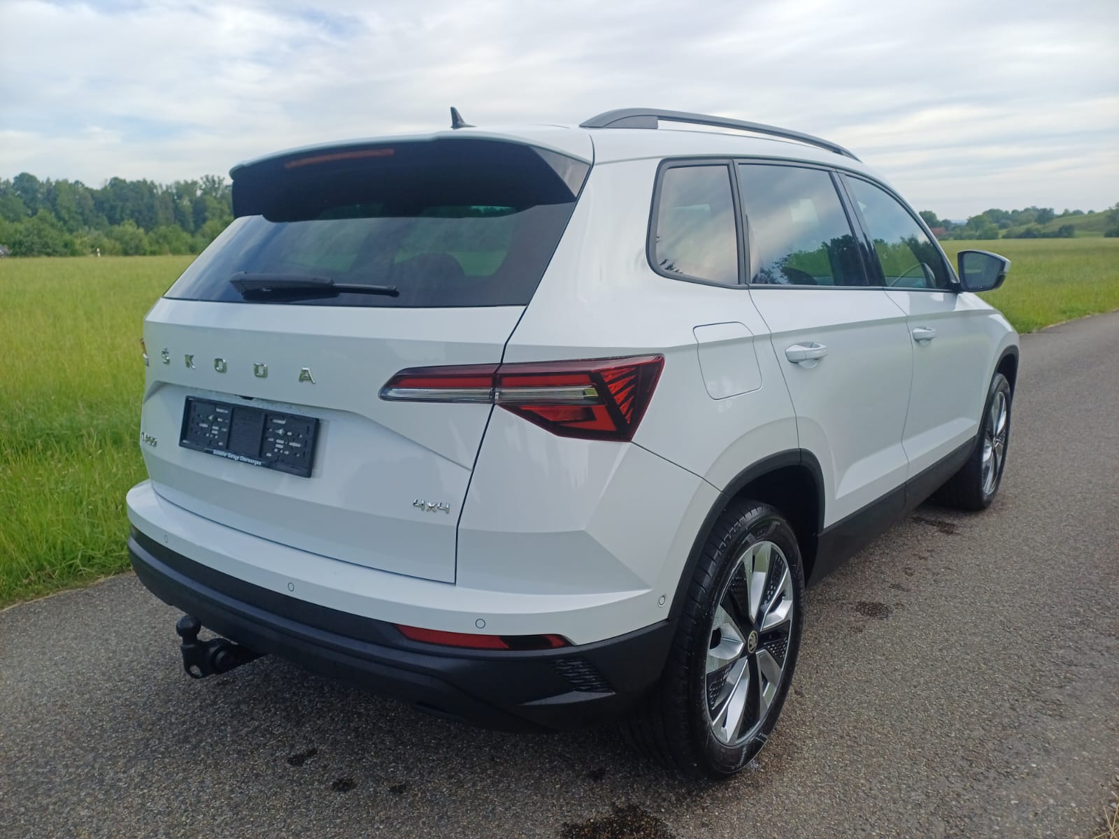 SKODA Karoq 2.0 TDI CR Style 4x4 DSG-image-3
