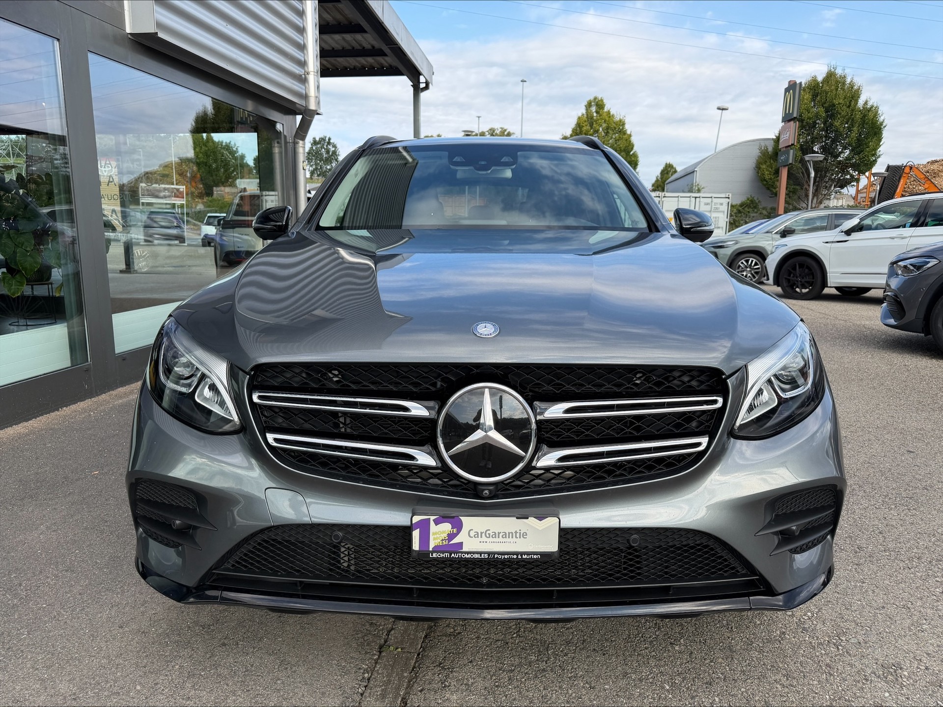 MERCEDES-BENZ GLC 250 AMG Line 4Matic 9G-Tronic-image-2