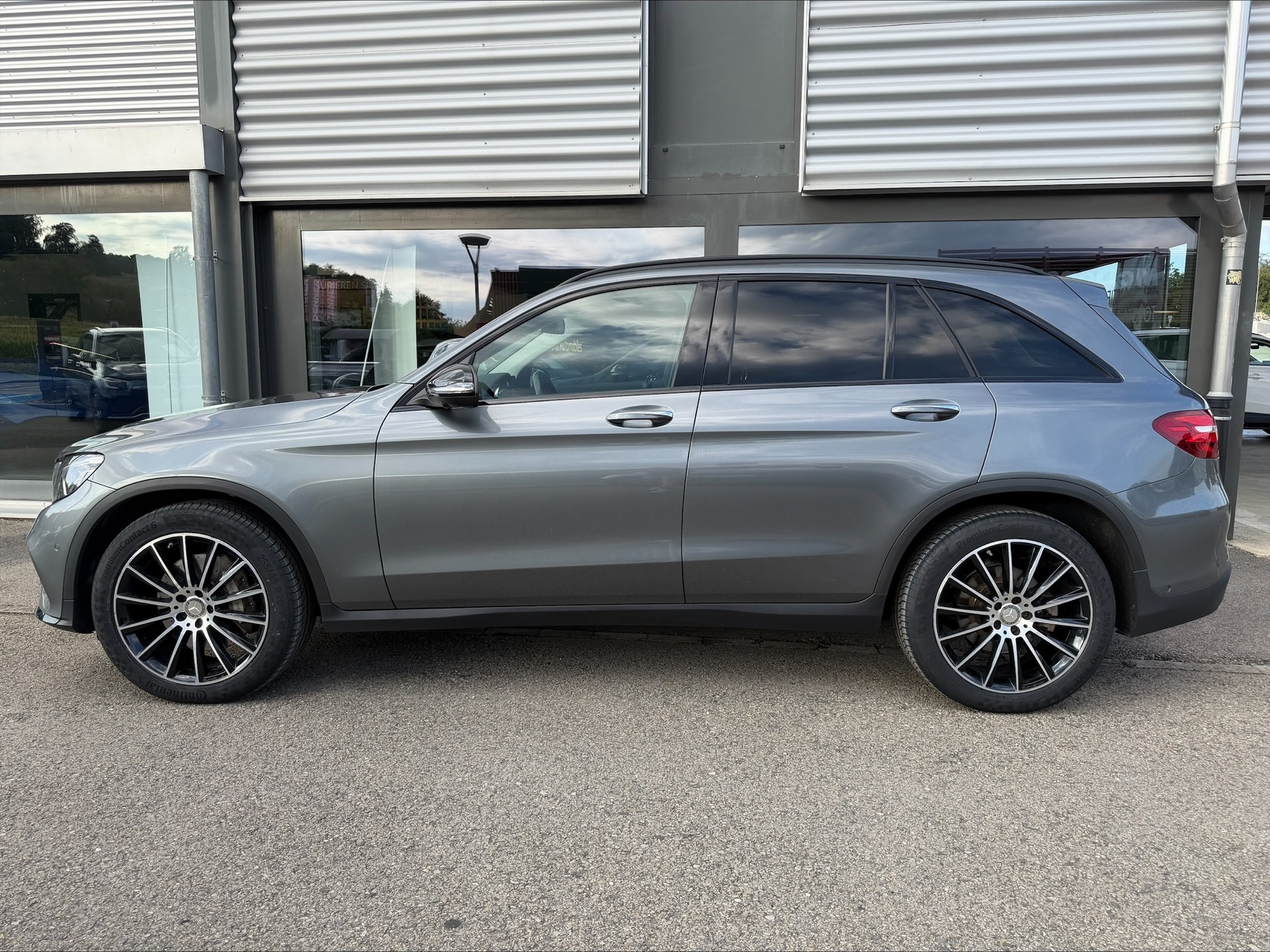 MERCEDES-BENZ GLC 250 AMG Line 4Matic 9G-Tronic-image-1