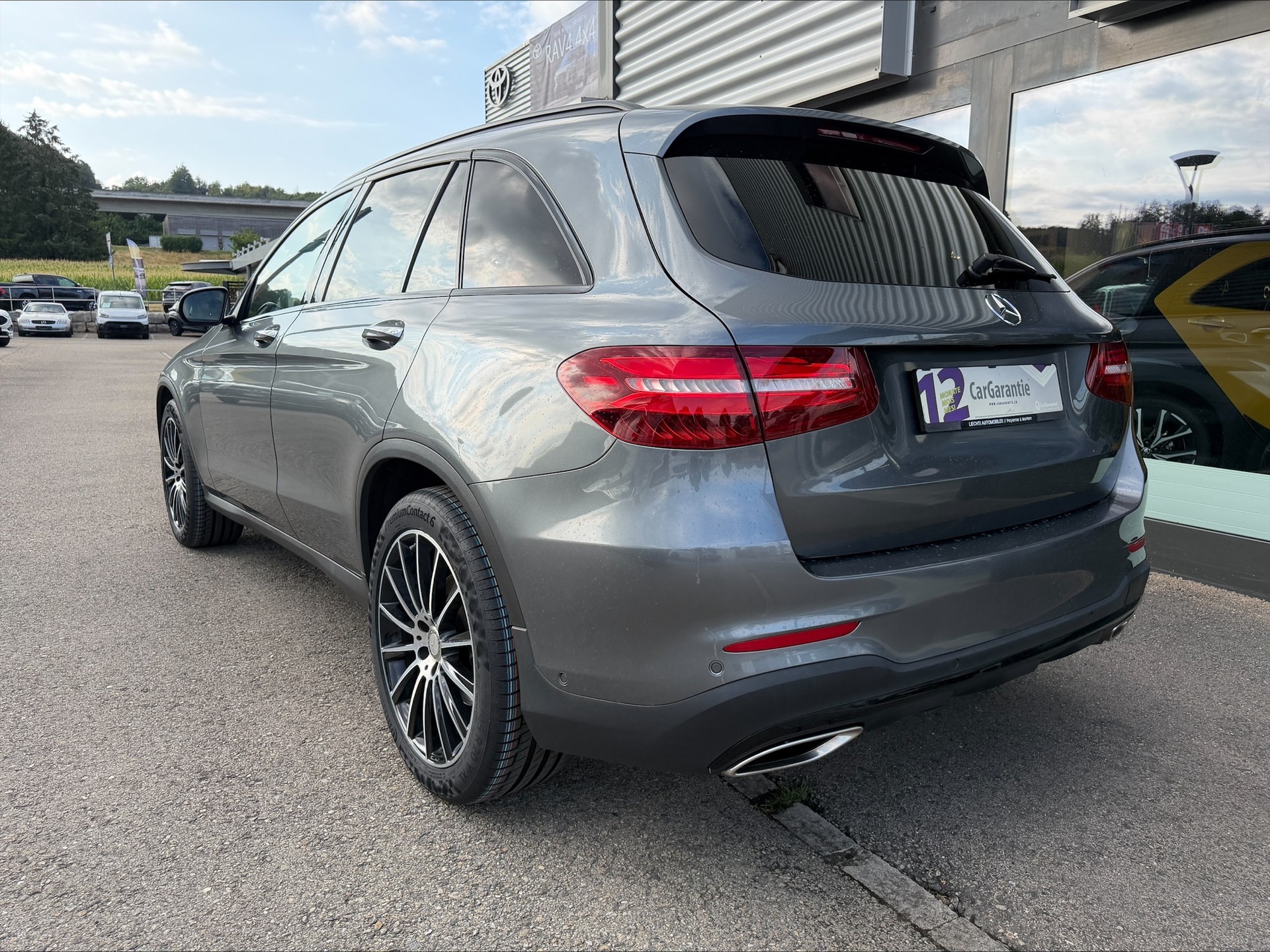 MERCEDES-BENZ GLC 250 AMG Line 4Matic 9G-Tronic-image-12