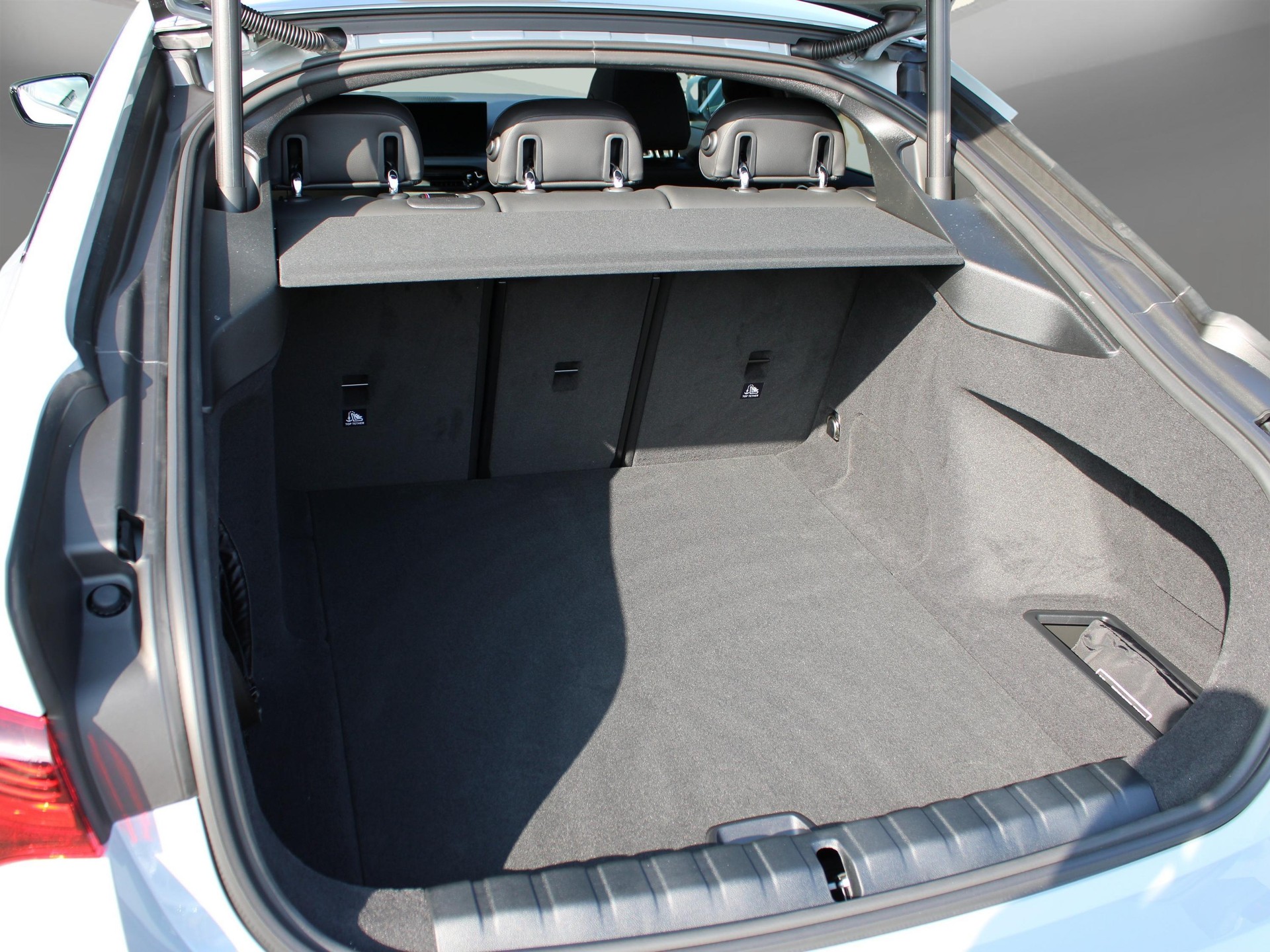 BMW i4 xDrive 40 M Sport Pro-image-12