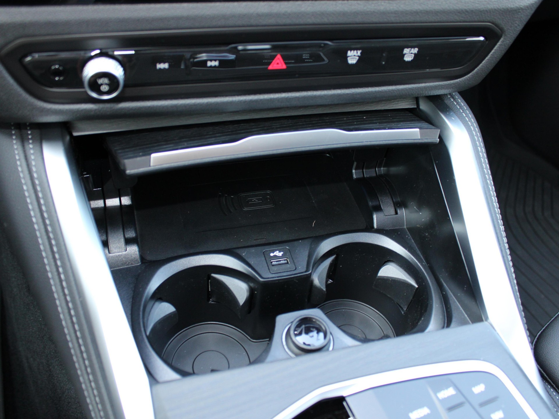 BMW i4 xDrive 40 M Sport Pro-image-19