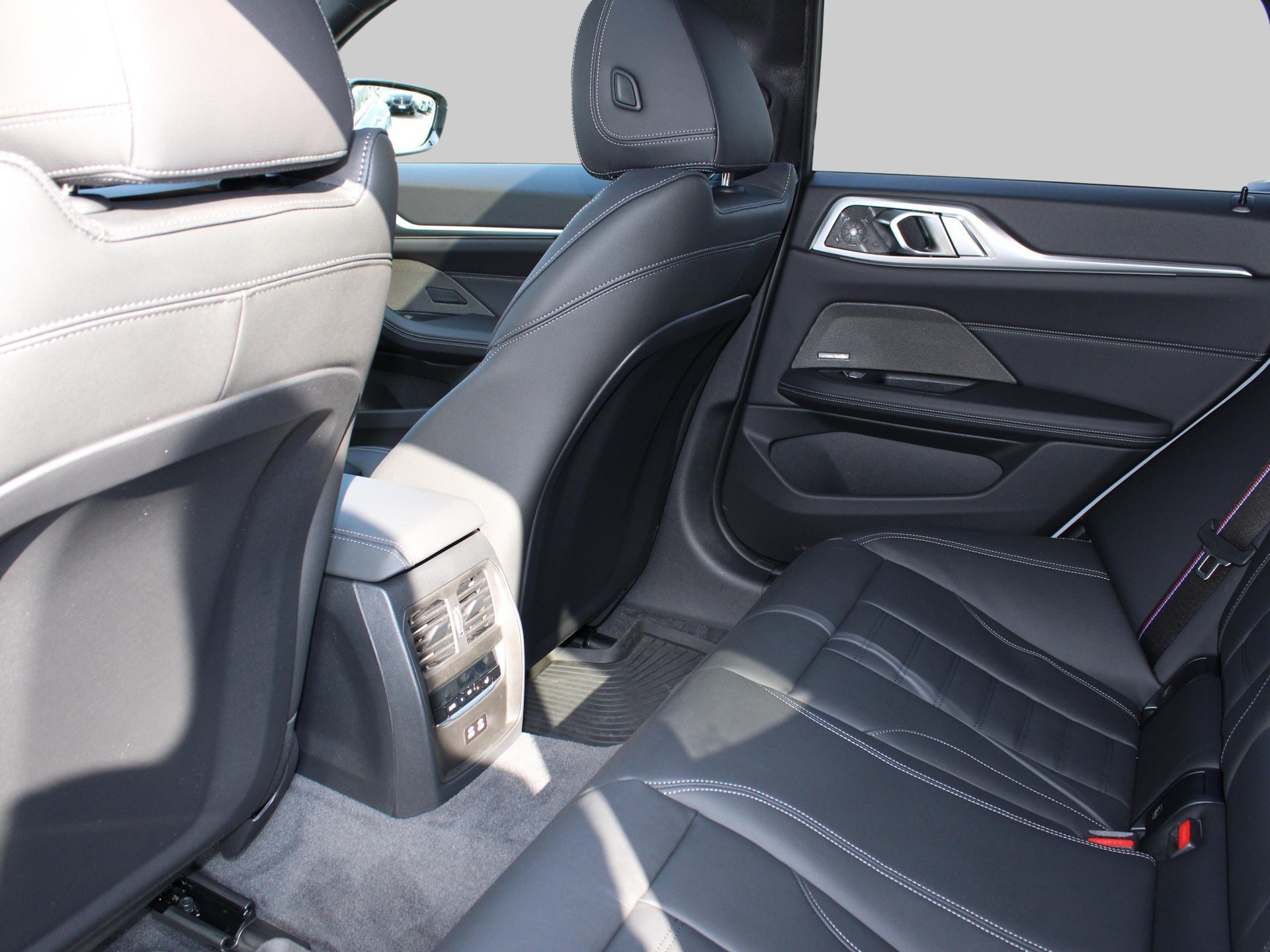 BMW i4 xDrive 40 M Sport Pro-image-15